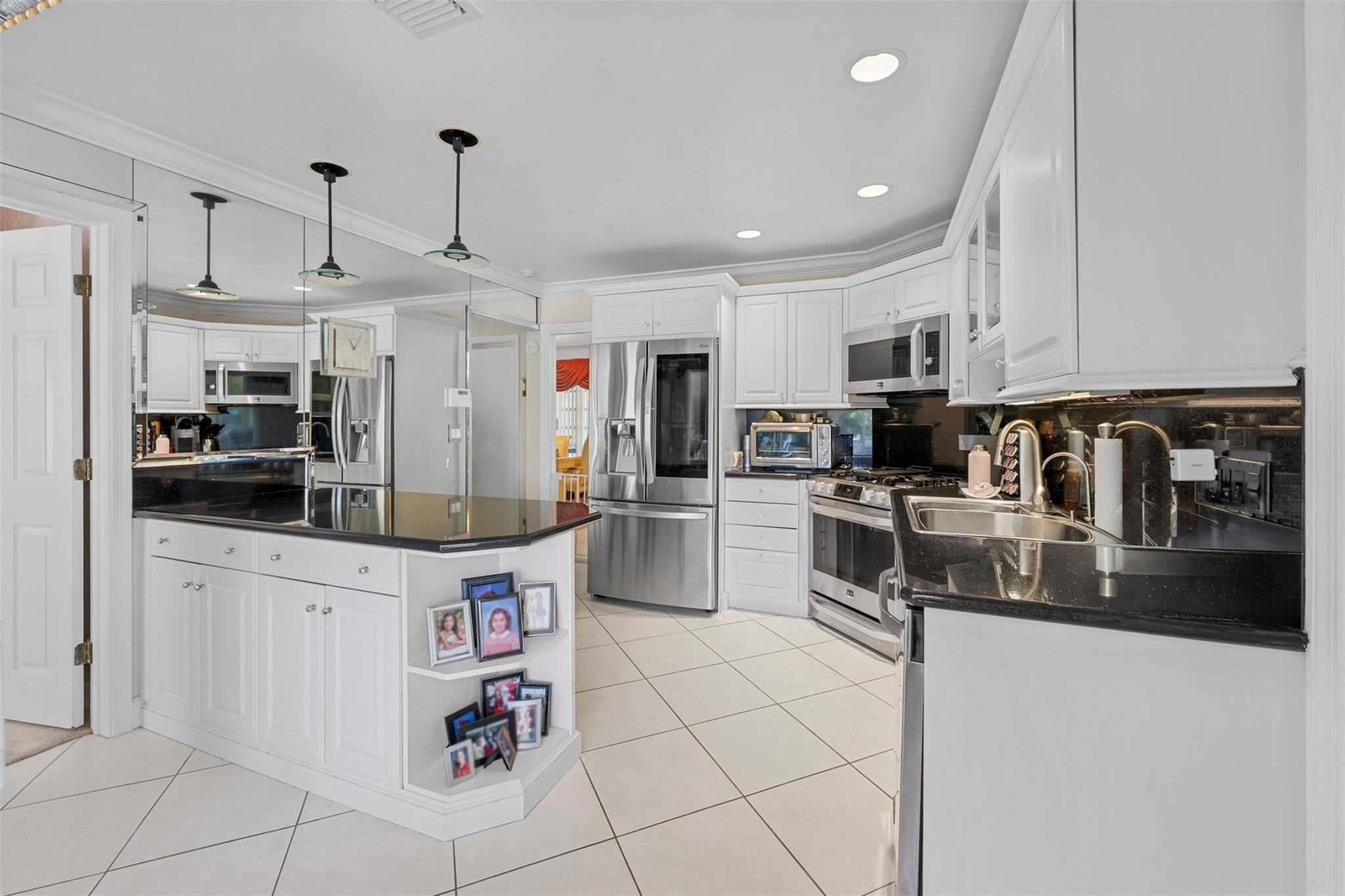 2800 NE 29th Fort Lauderdale, FL 33306