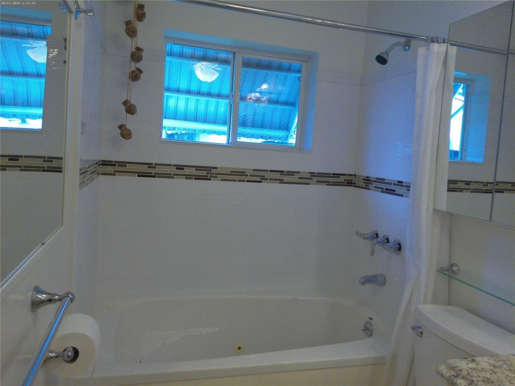 4600 NW 43rd Lauderdale Lakes, FL 33319