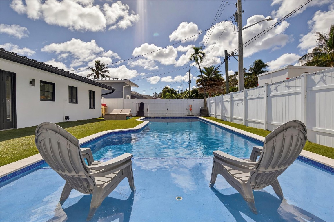 1474 SW 19th Fort Lauderdale, FL 33312