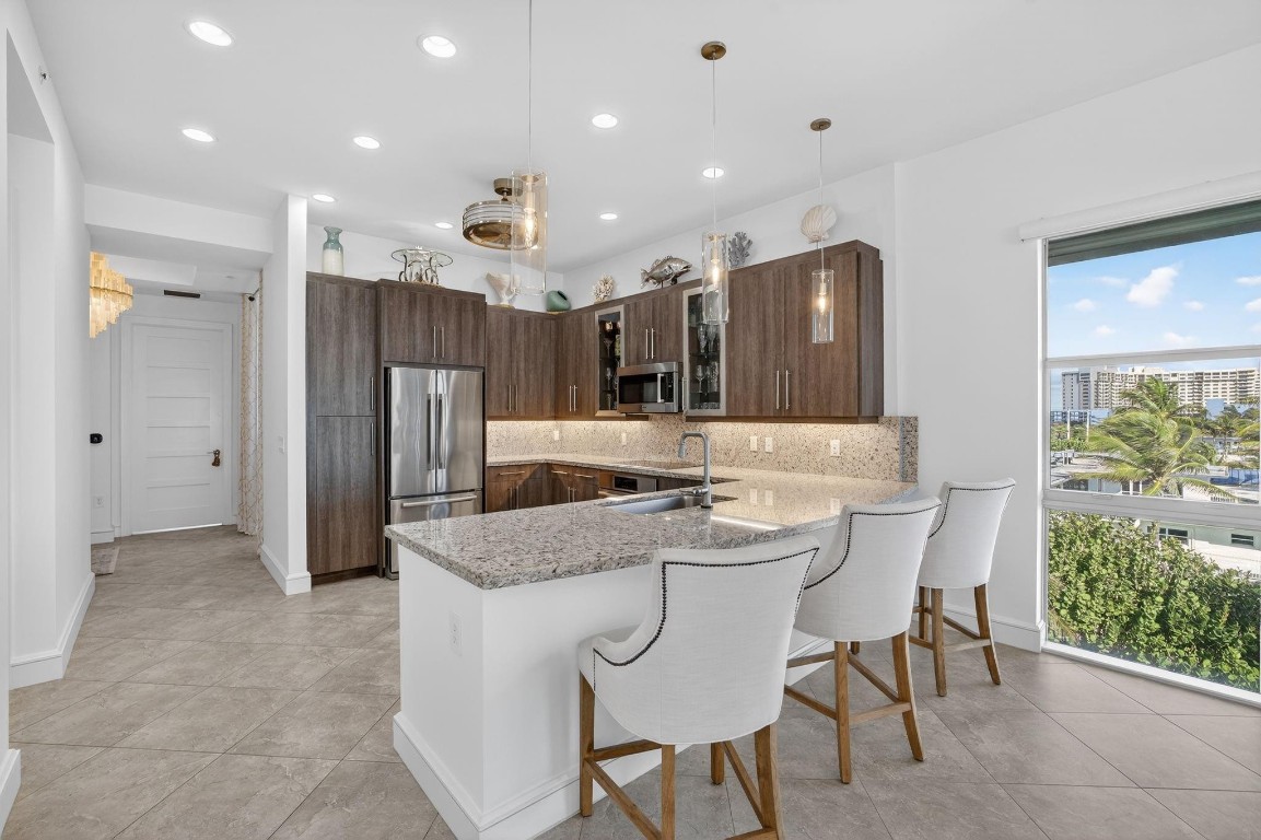 4510 El Mar #PH-405 Fort Lauderdale, FL 33308