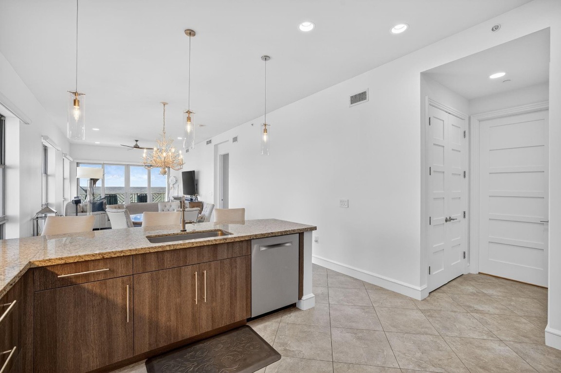 4510 El Mar #PH-405 Fort Lauderdale, FL 33308