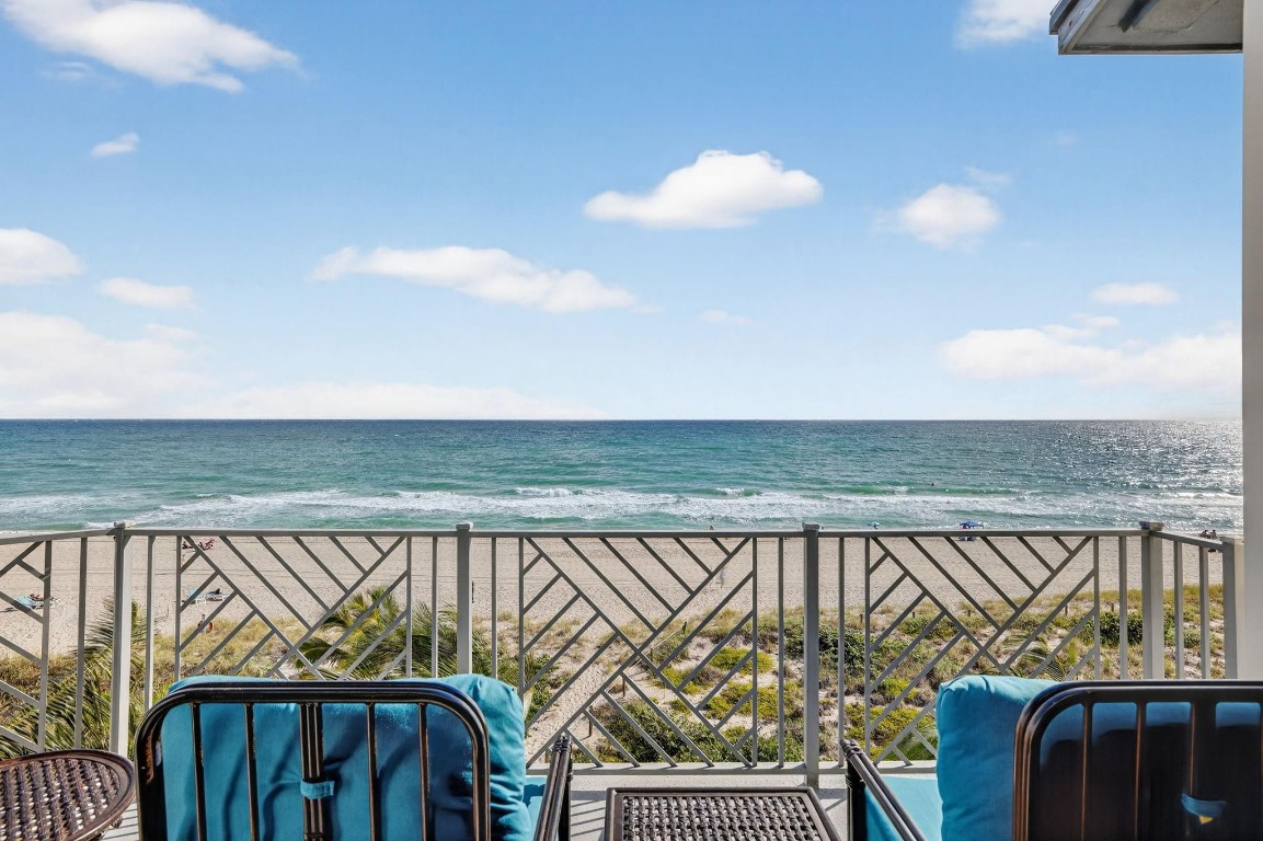 4510 El Mar #PH-405 Fort Lauderdale, FL 33308