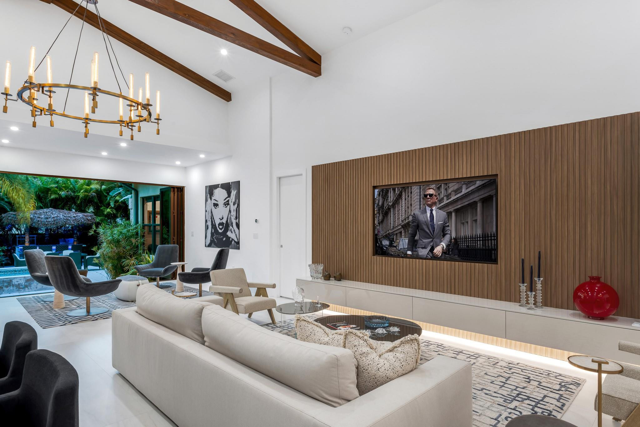 539 NE 10th Fort Lauderdale, FL 33301