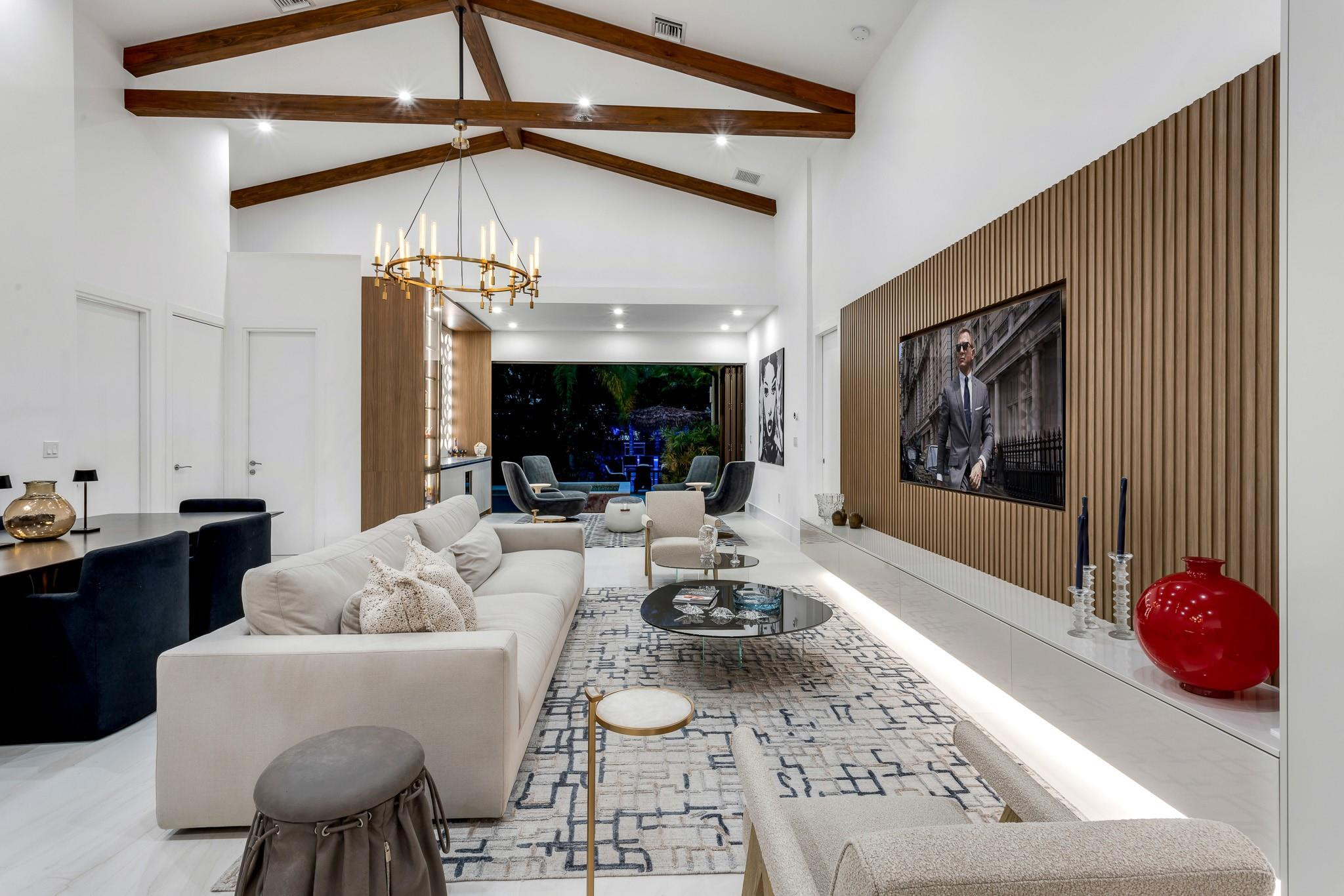 539 NE 10th Fort Lauderdale, FL 33301