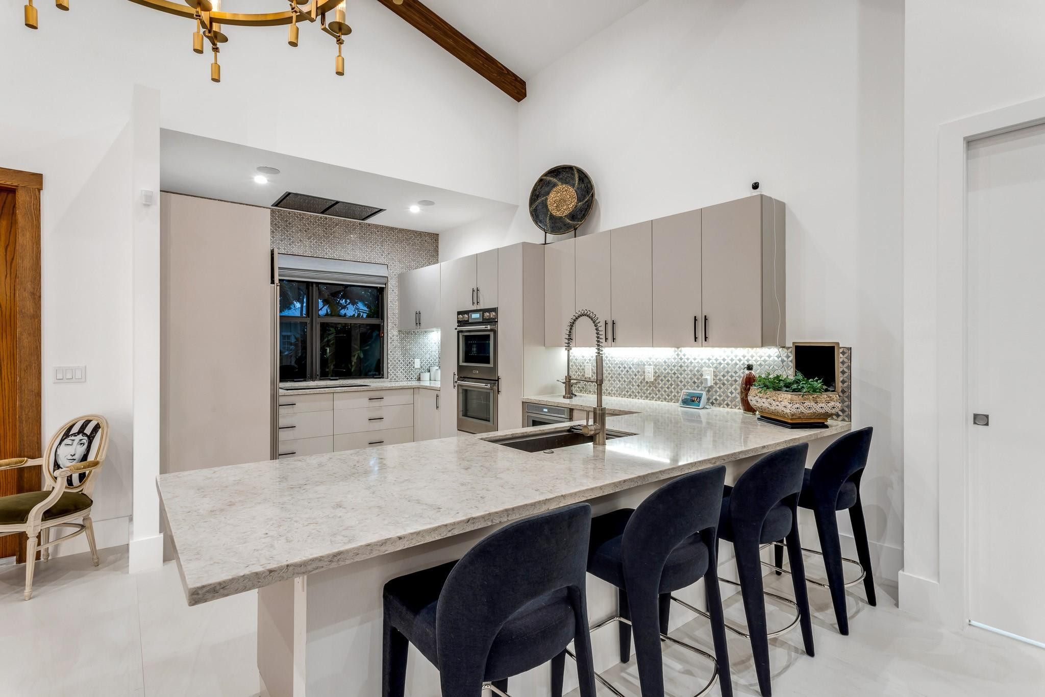 539 NE 10th Fort Lauderdale, FL 33301