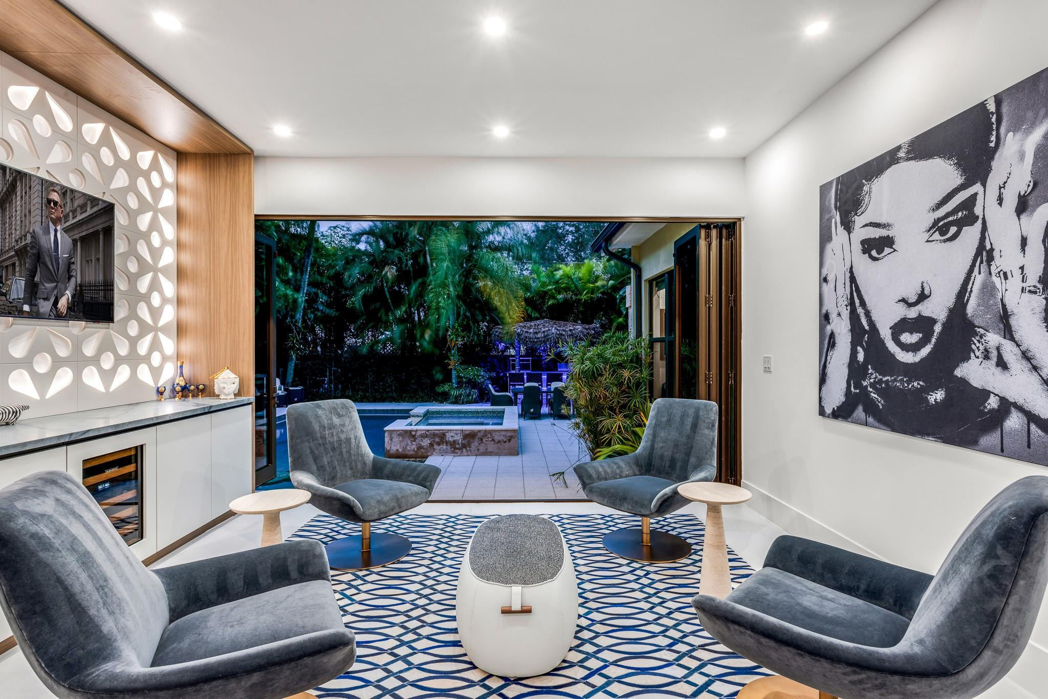 539 NE 10th Fort Lauderdale, FL 33301