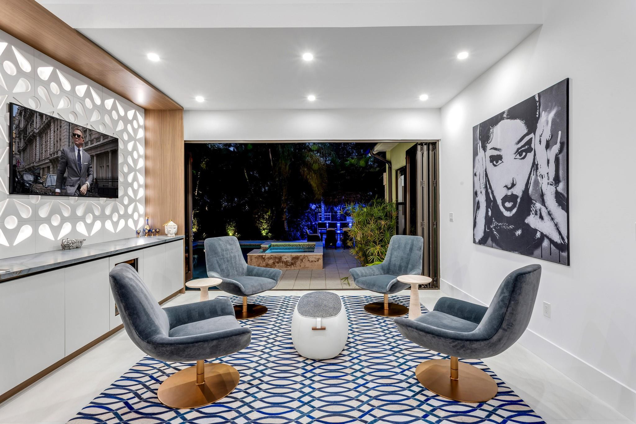 539 NE 10th Fort Lauderdale, FL 33301