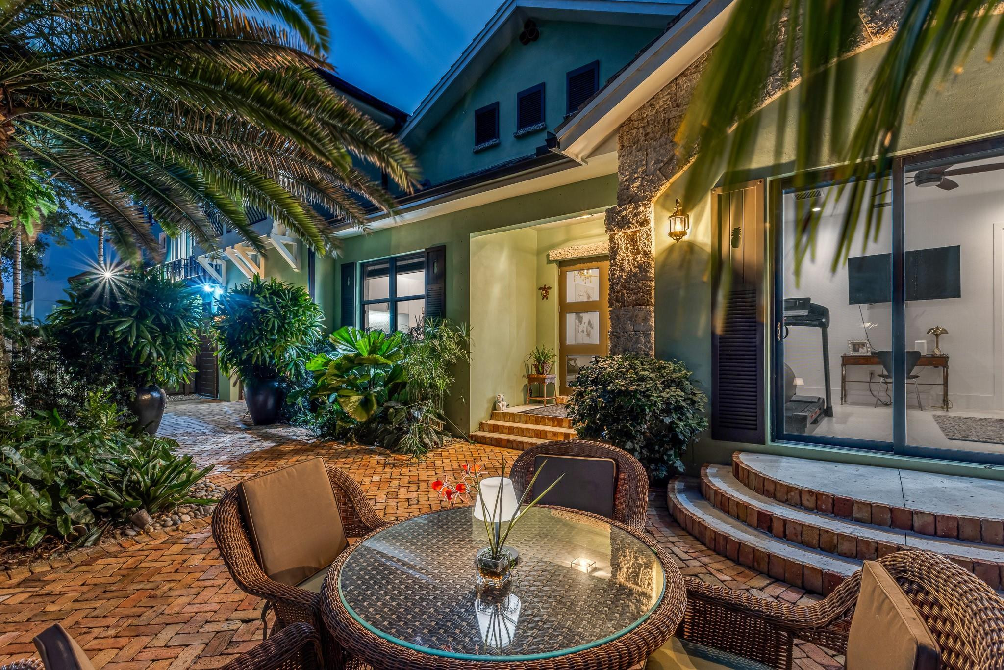 539 NE 10th Fort Lauderdale, FL 33301