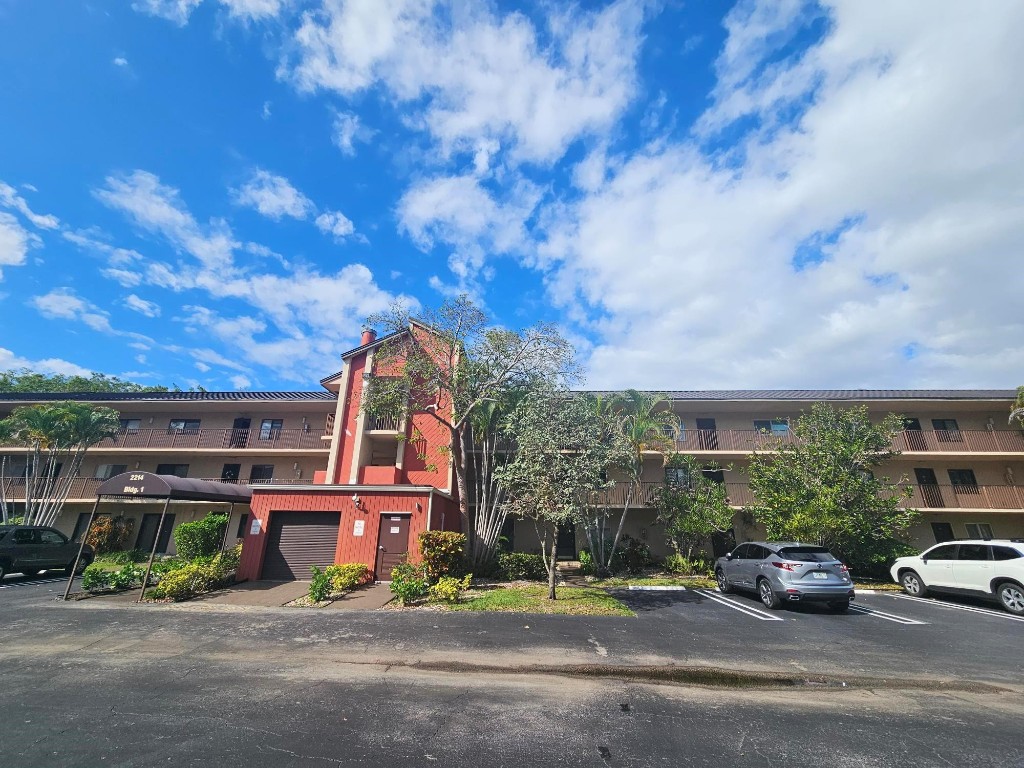 2214 S Cypress Bnd #105