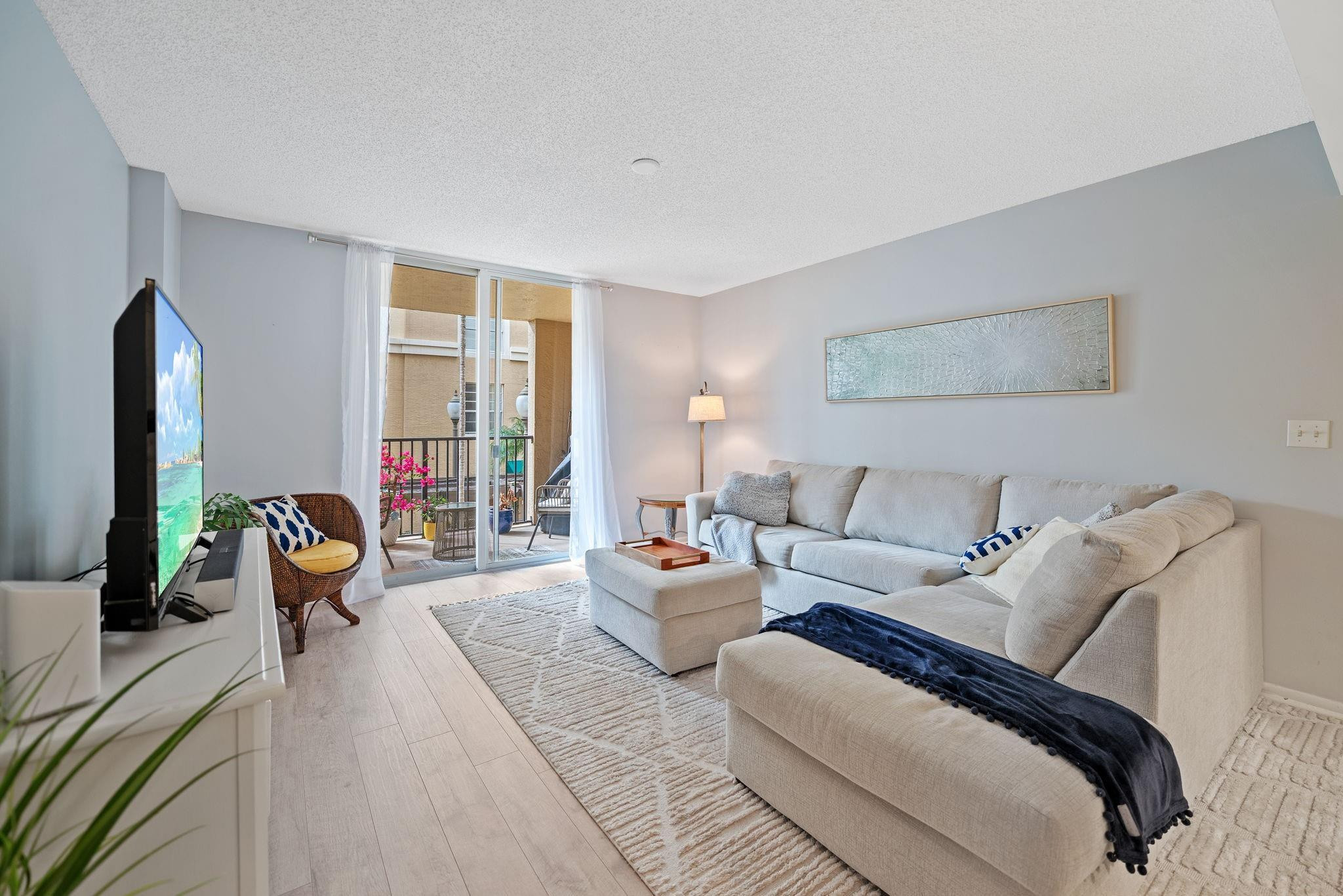 520 SE 5th #2202 Fort Lauderdale, FL 33301