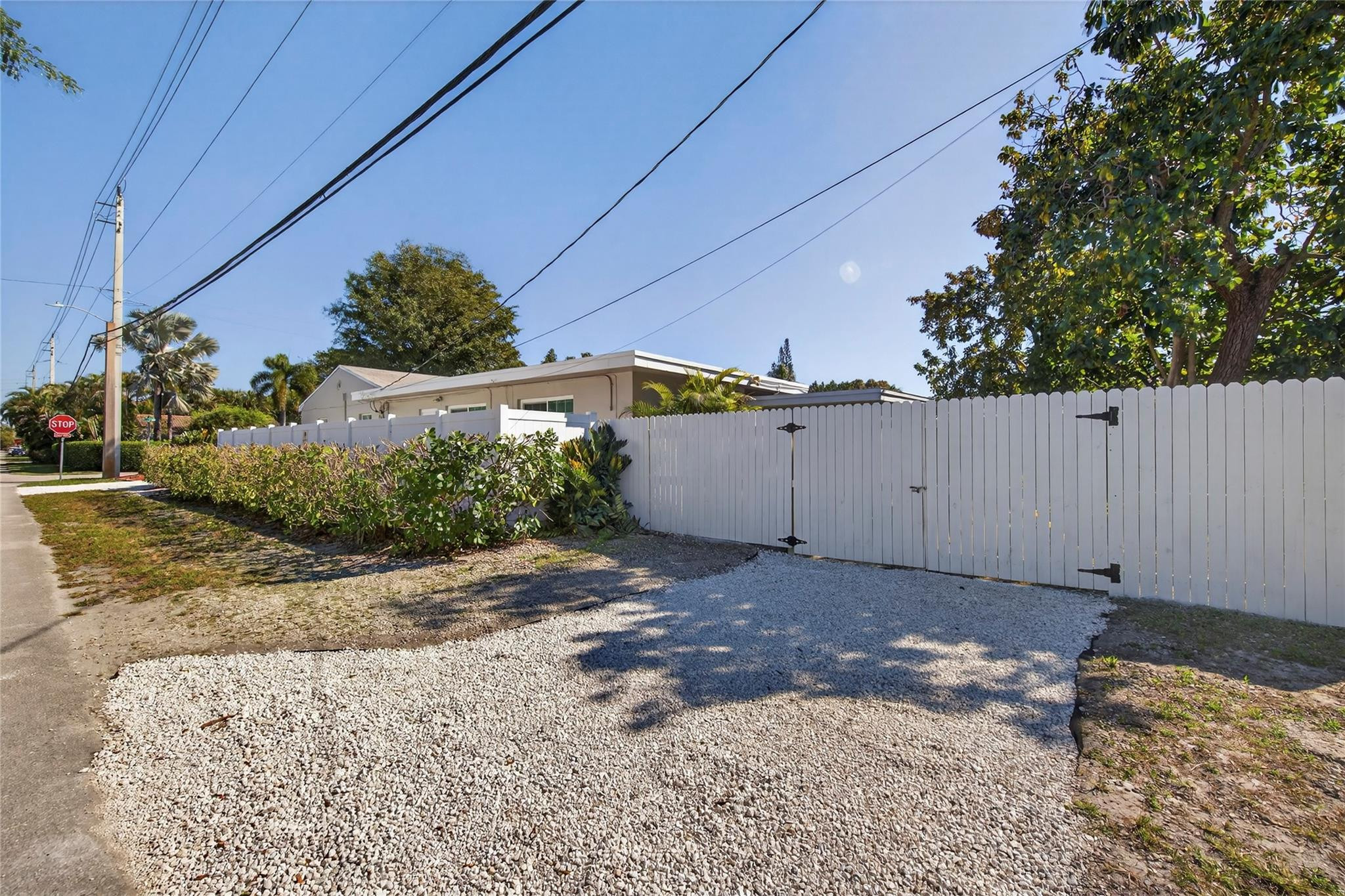 1445 NE 1st Fort Lauderdale, FL 33304