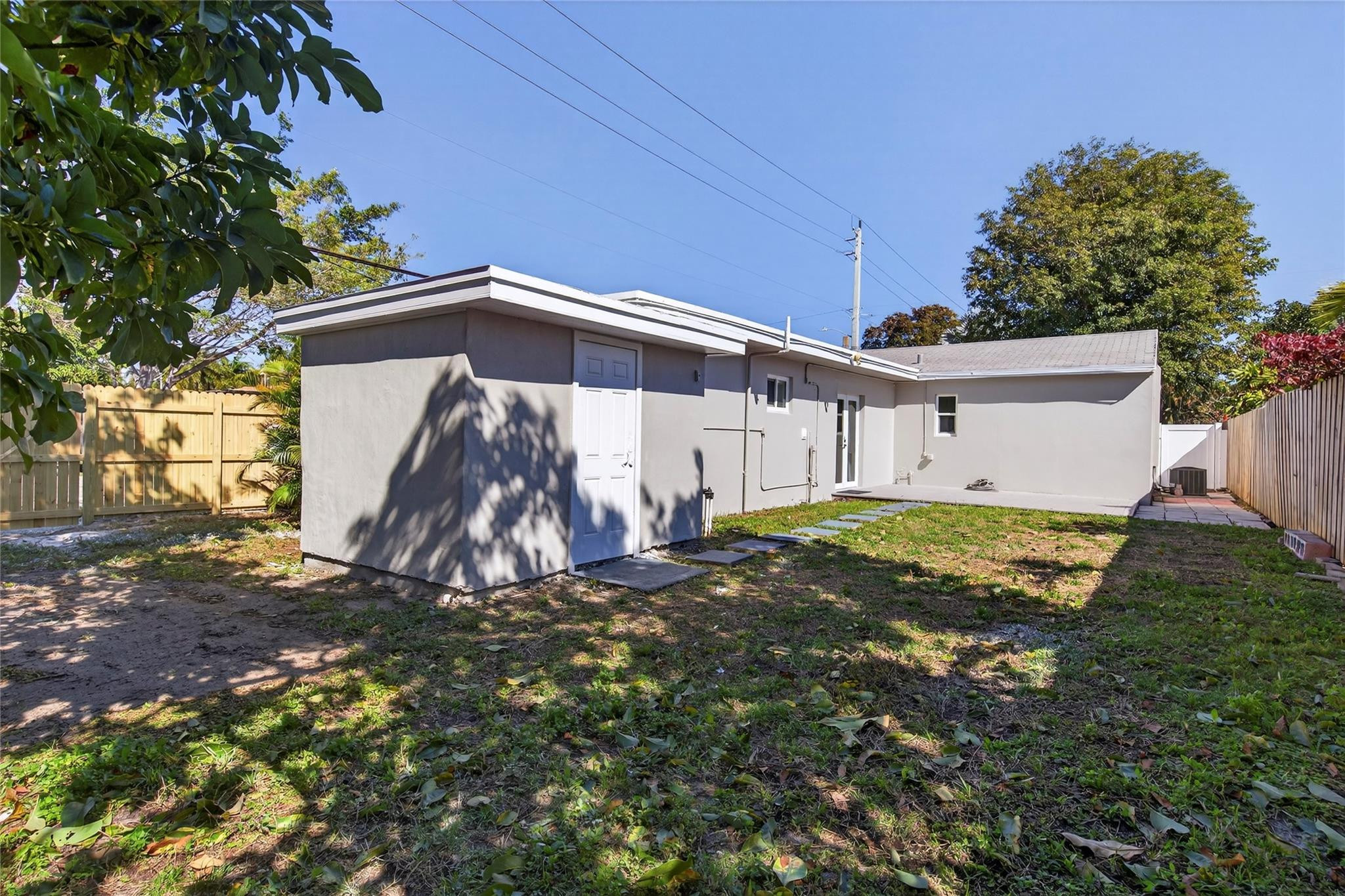 1445 NE 1st Fort Lauderdale, FL 33304