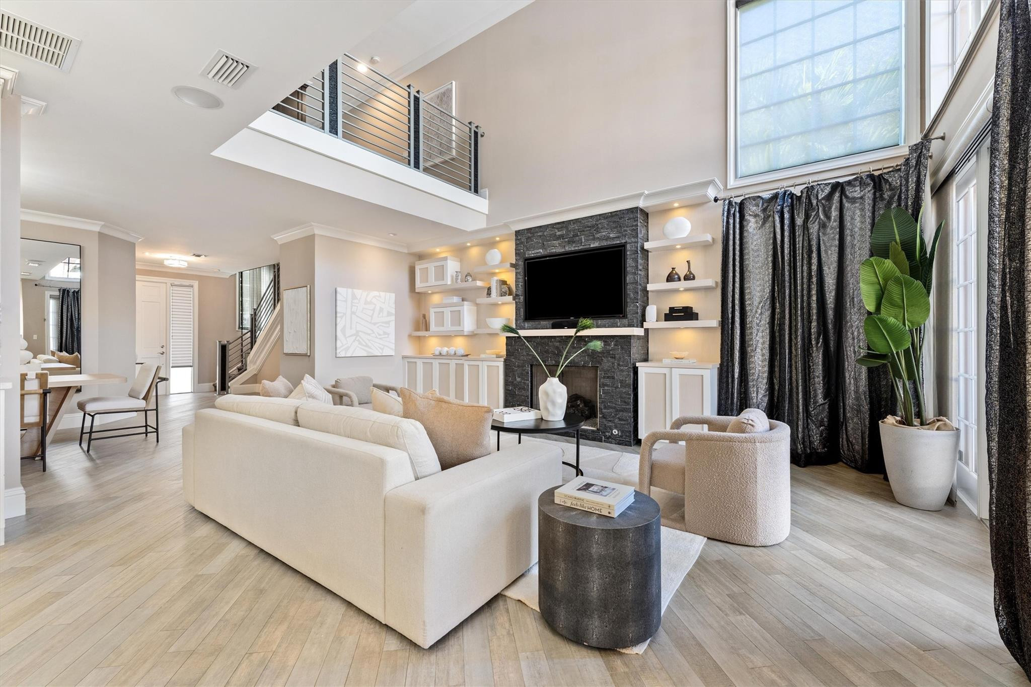 Undisclosed Address Fort Lauderdale, FL 33301