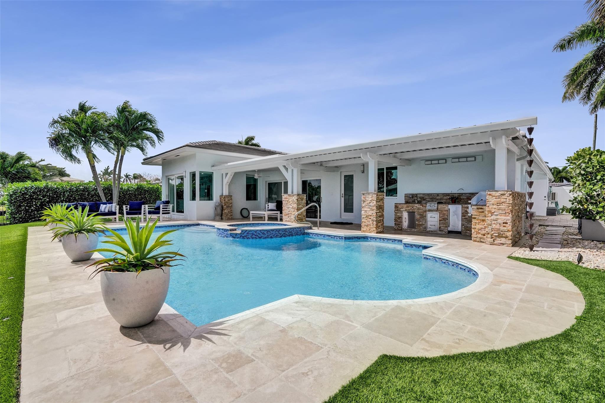 400 SE 5th Pompano Beach, FL 33060