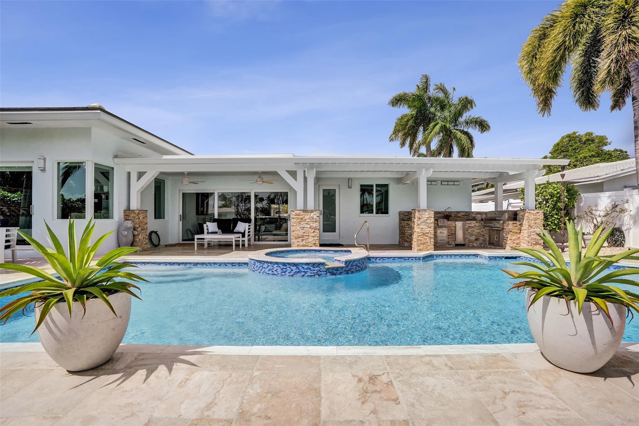 400 SE 5th Pompano Beach, FL 33060