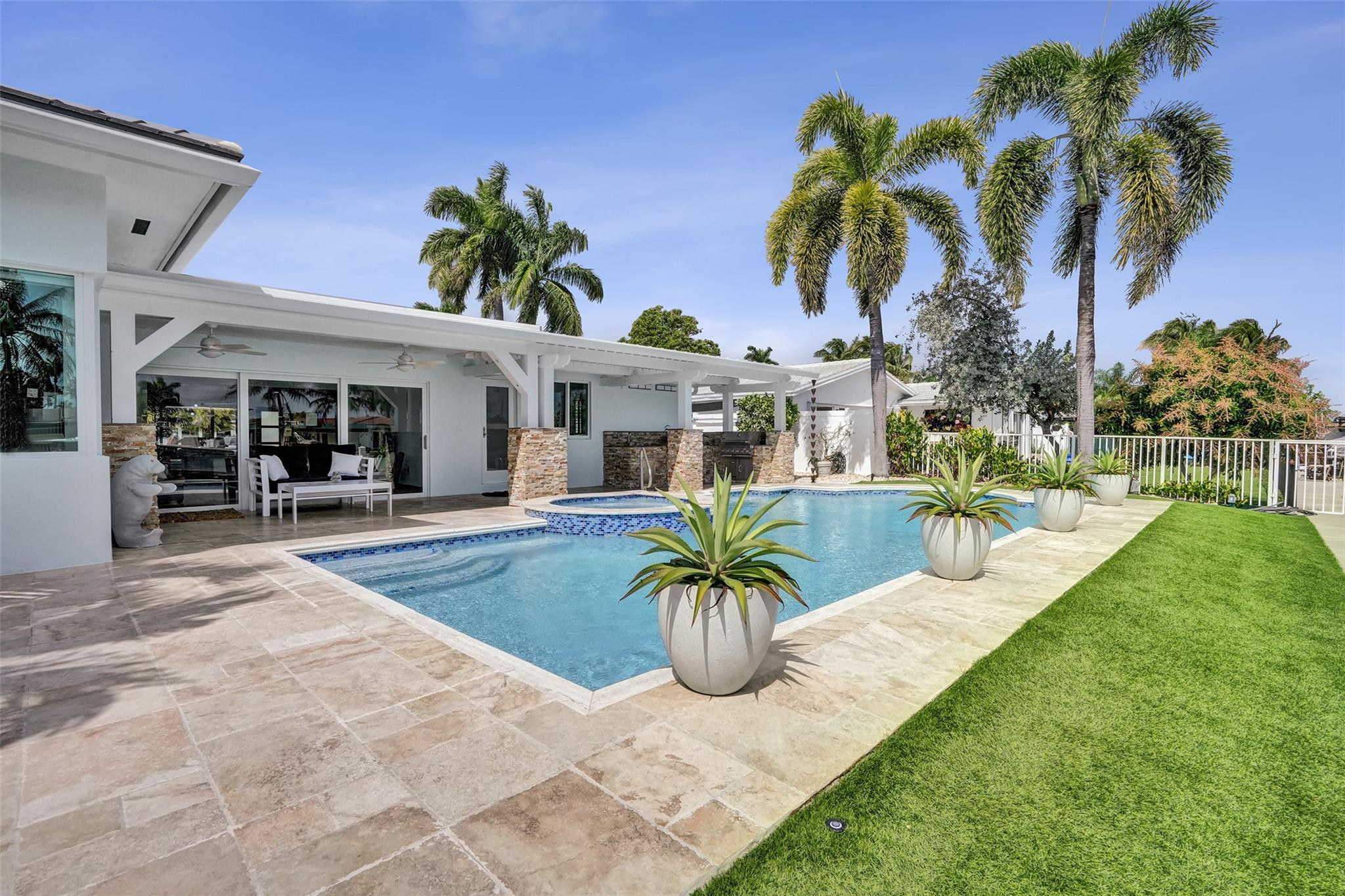 400 SE 5th Pompano Beach, FL 33060