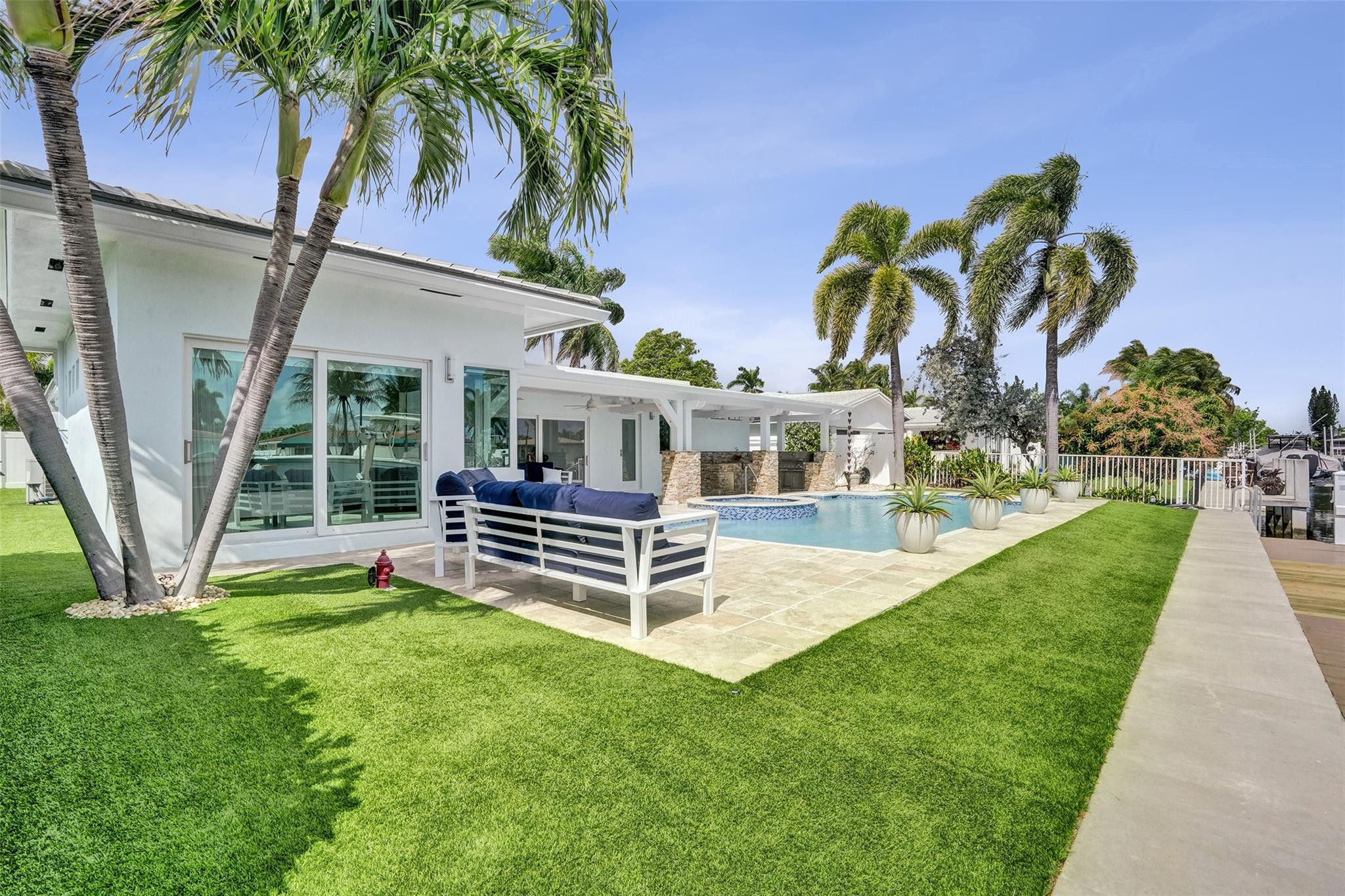 400 SE 5th Pompano Beach, FL 33060