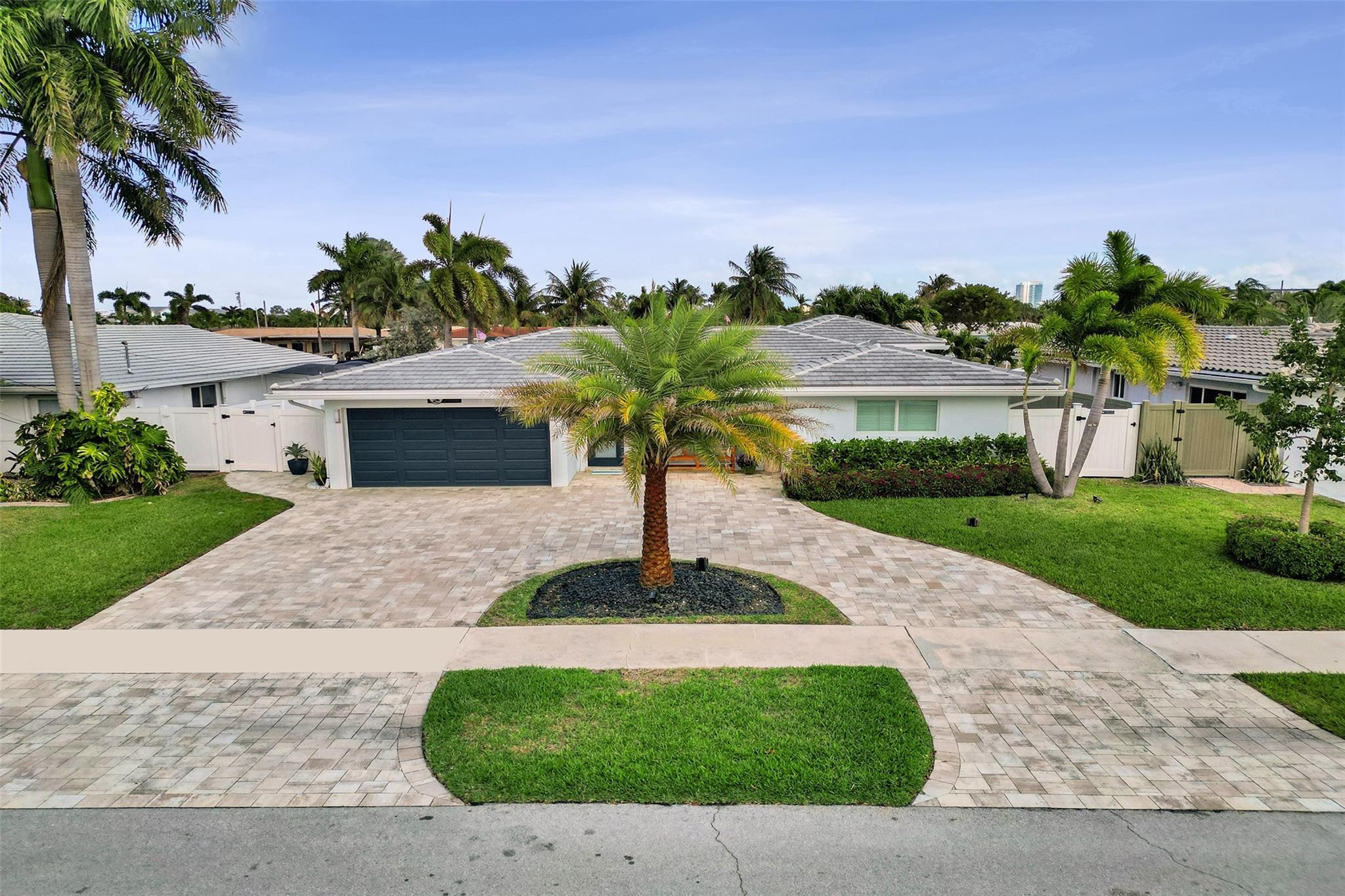 400 SE 5th Pompano Beach, FL 33060