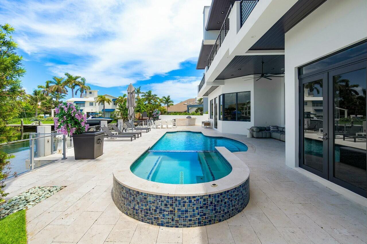 1087 Bel Lido Dr Highland Beach, FL 33487