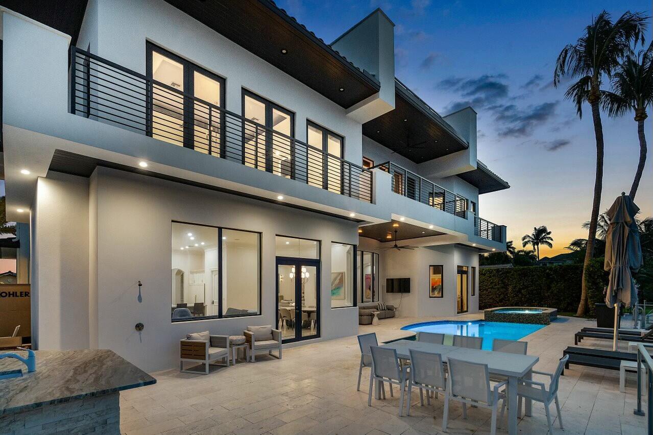 1087 Bel Lido Dr Highland Beach, FL 33487