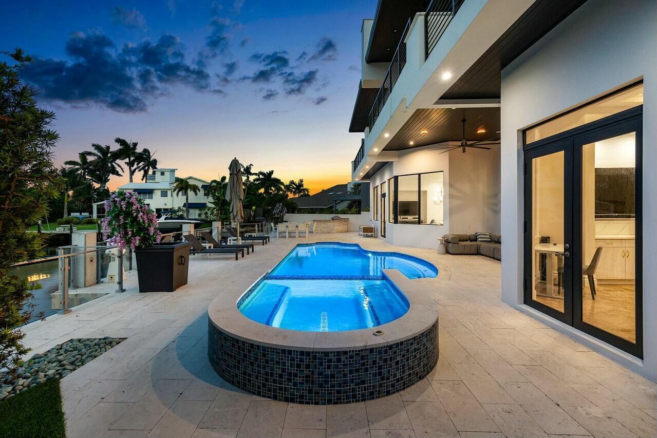 1087 Bel Lido Dr Highland Beach, FL 33487