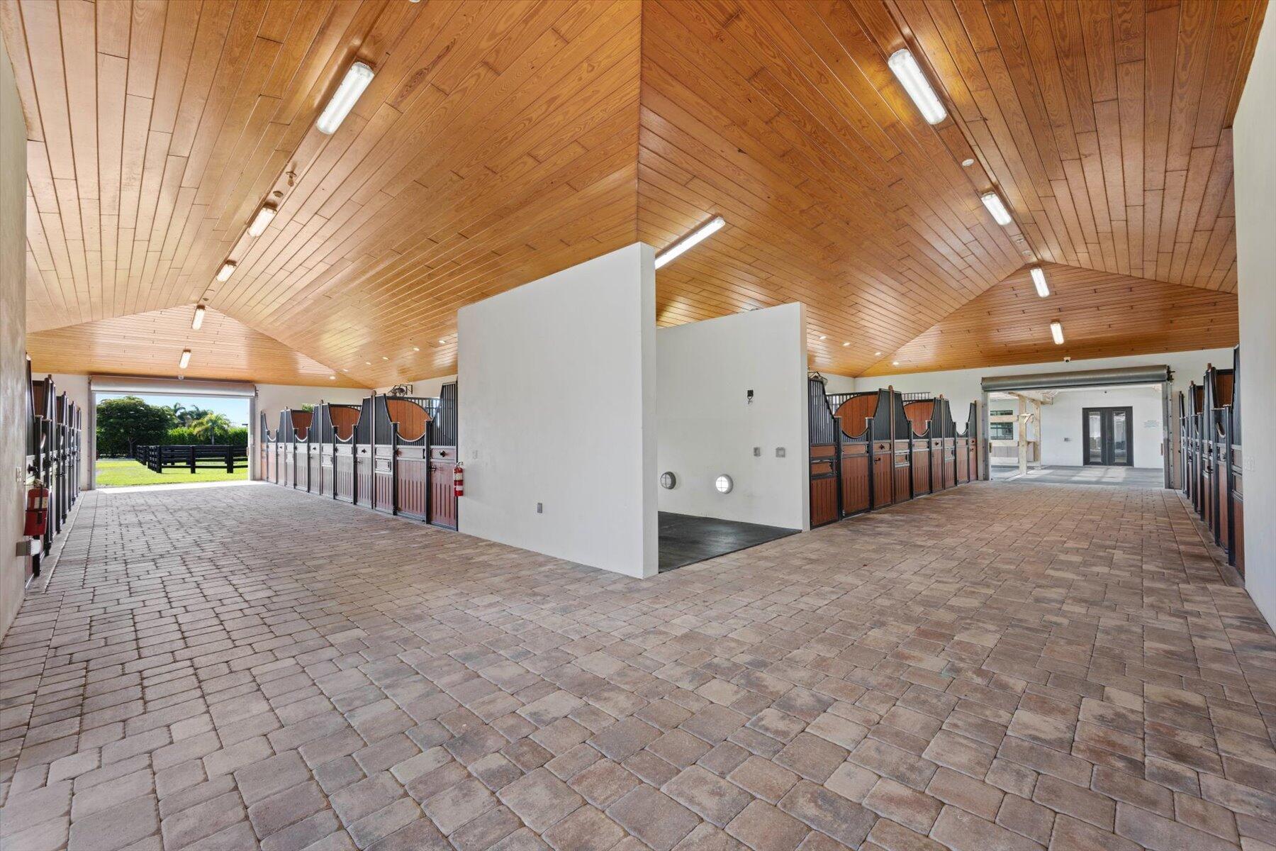 15590 Sea Mist Ln Wellington, FL 33414