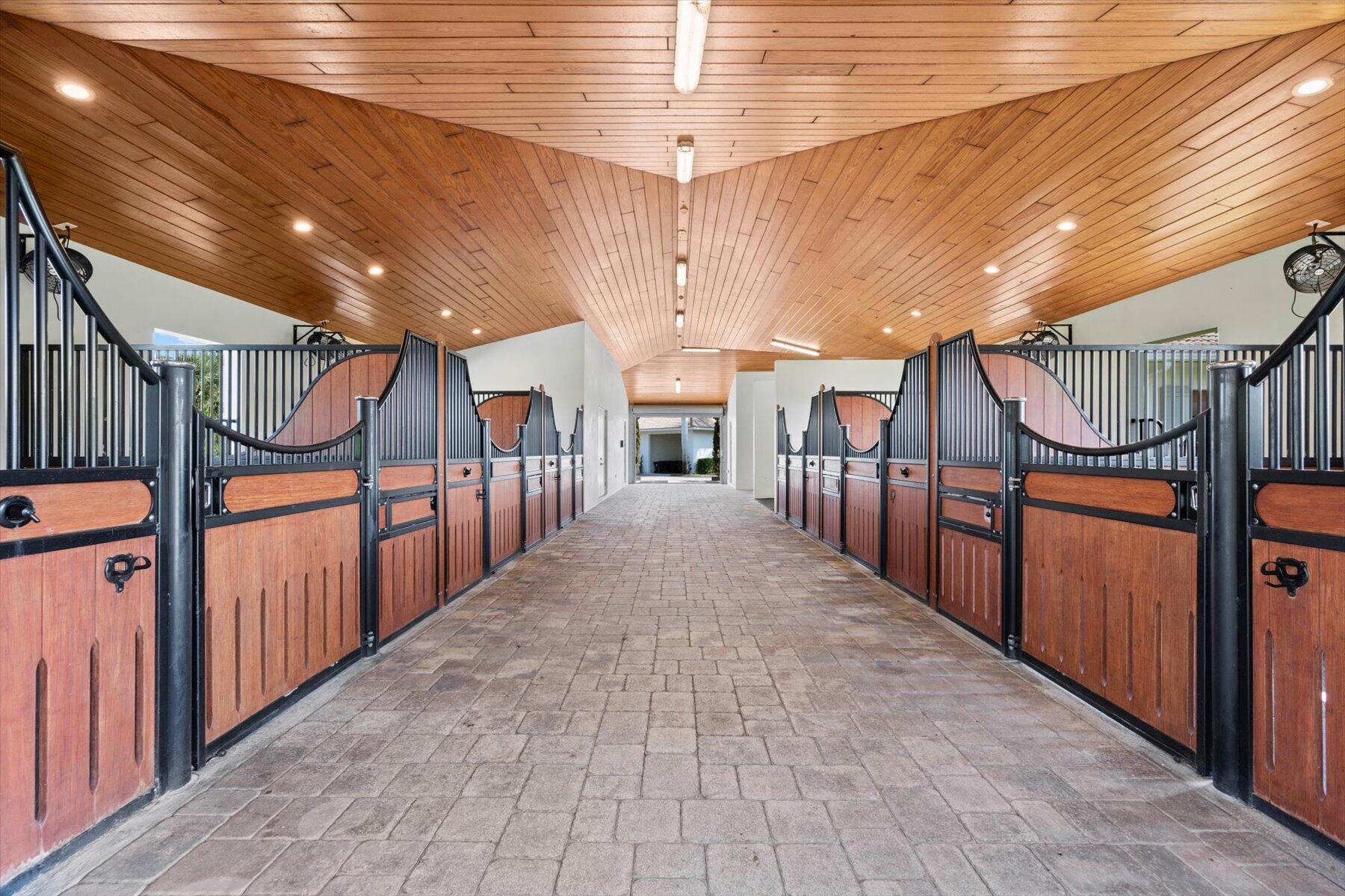 15590 Sea Mist Ln Wellington, FL 33414