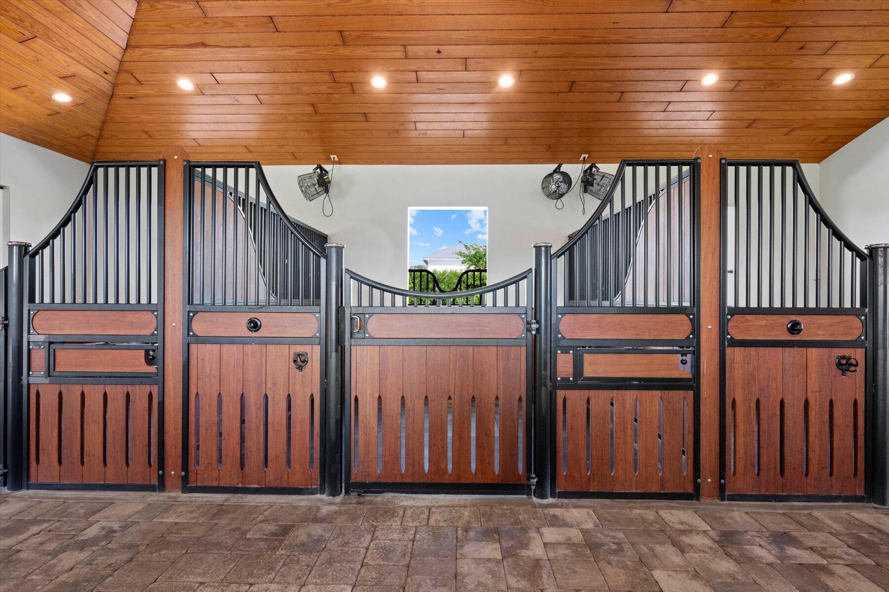 15590 Sea Mist Ln Wellington, FL 33414