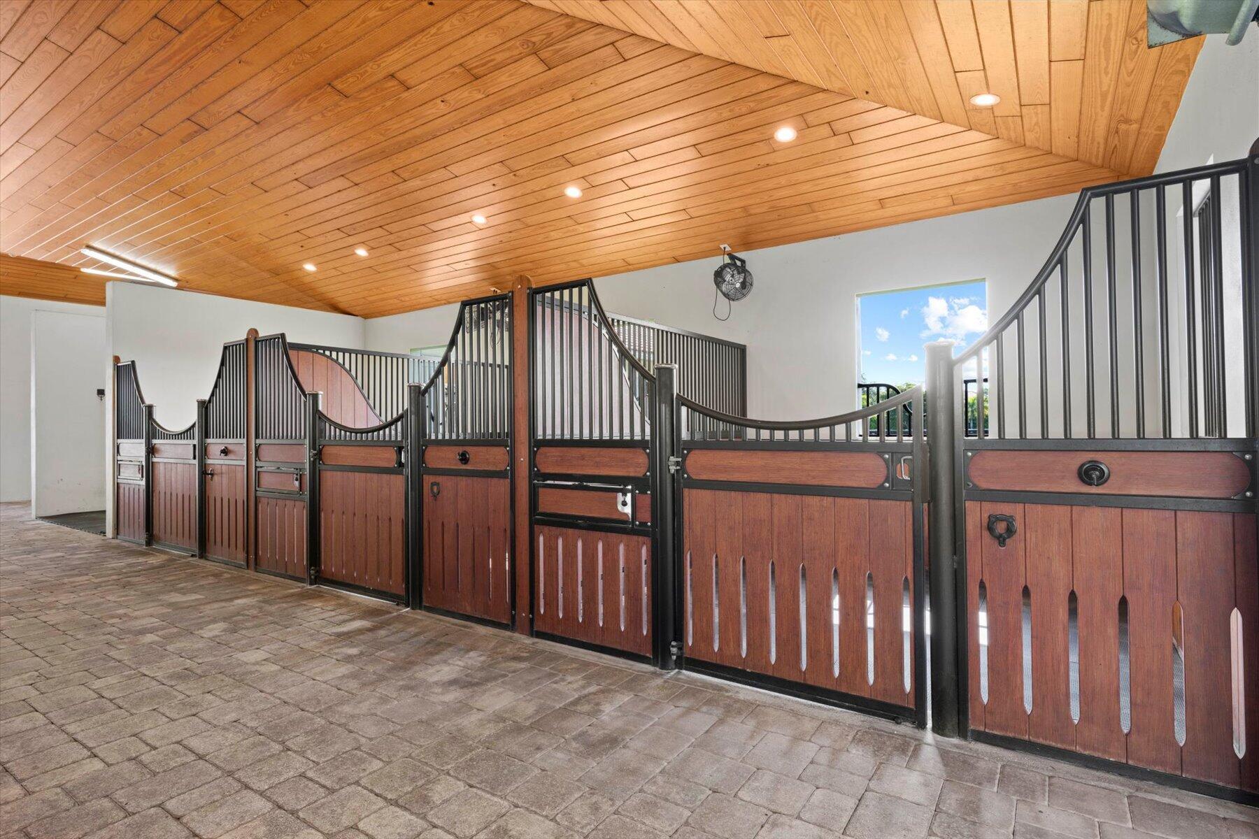 15590 Sea Mist Ln Wellington, FL 33414