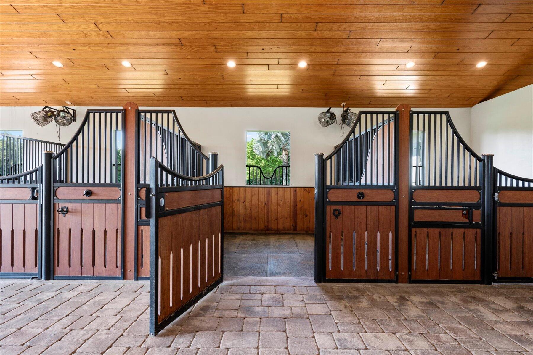 15590 Sea Mist Ln Wellington, FL 33414