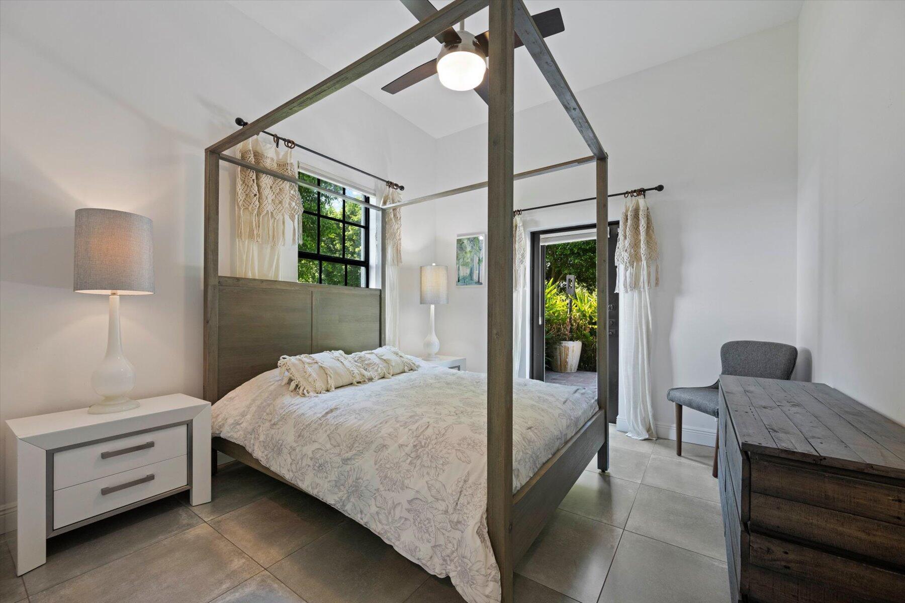 15590 Sea Mist Ln Wellington, FL 33414