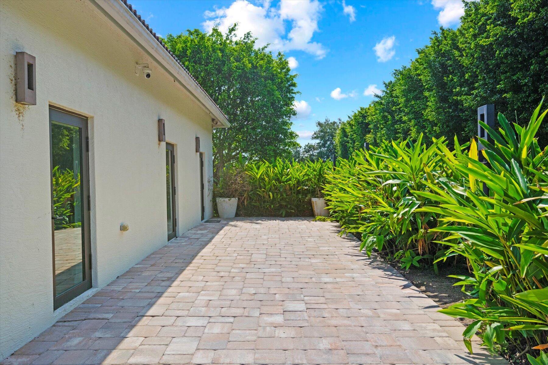 15590 Sea Mist Ln Wellington, FL 33414