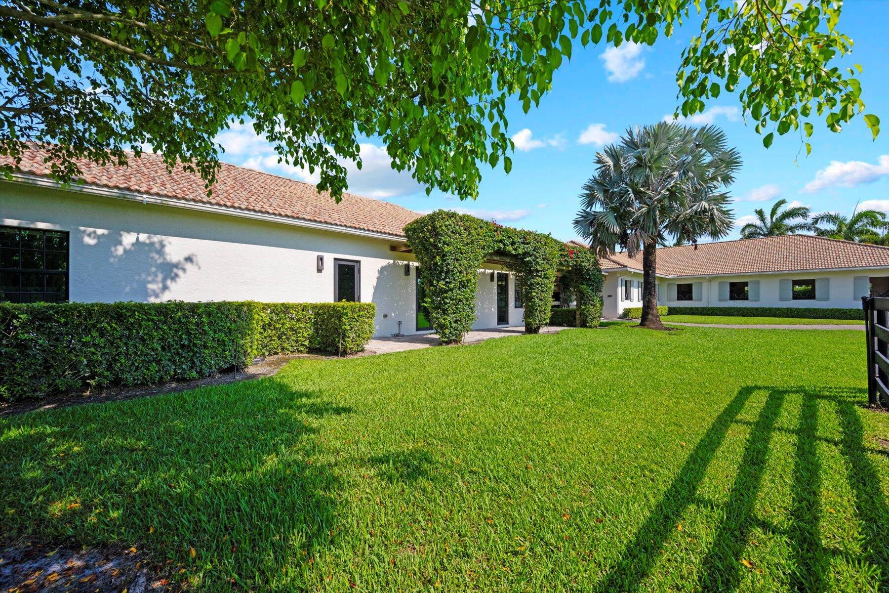 15590 Sea Mist Ln Wellington, FL 33414