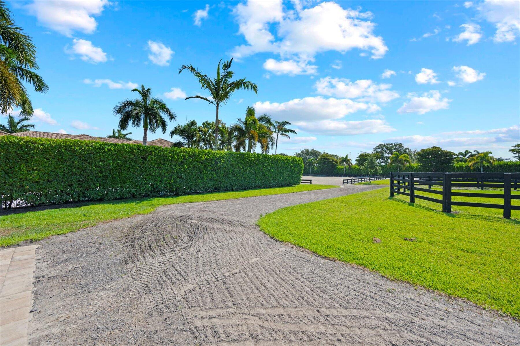 15590 Sea Mist Ln Wellington, FL 33414