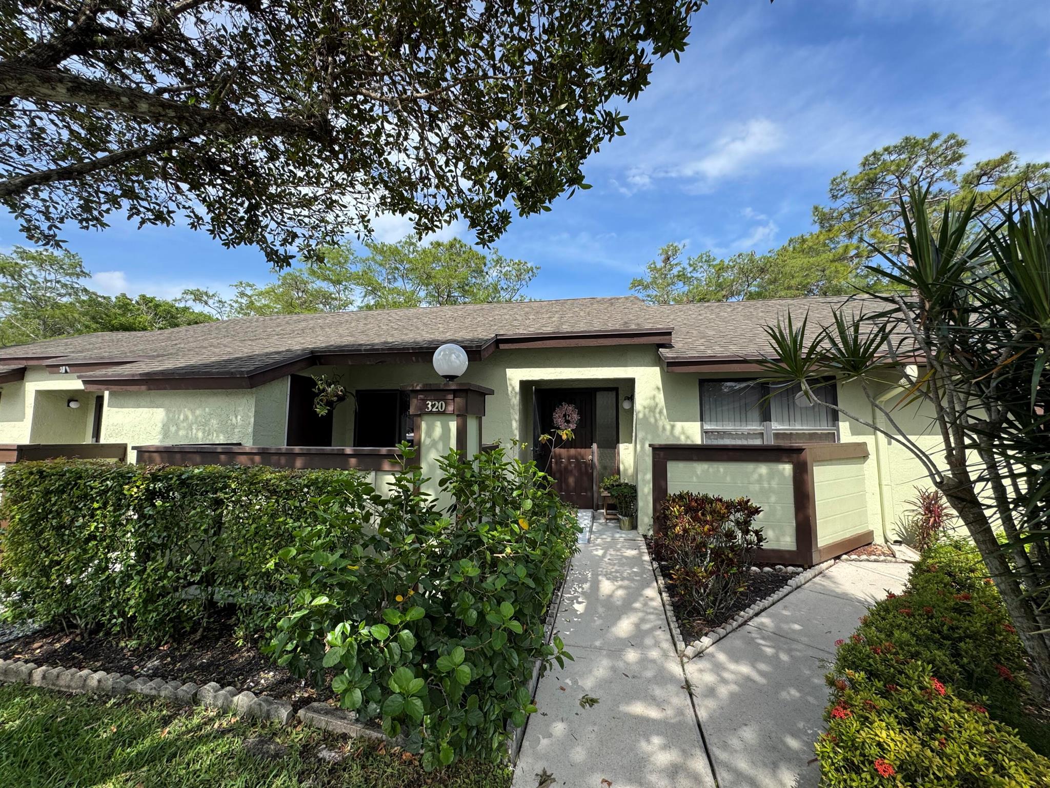 320 Elmira Ct