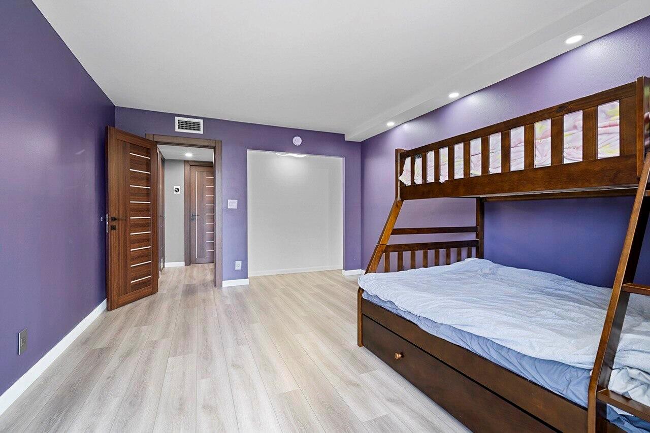 image Arlen House East Condo9