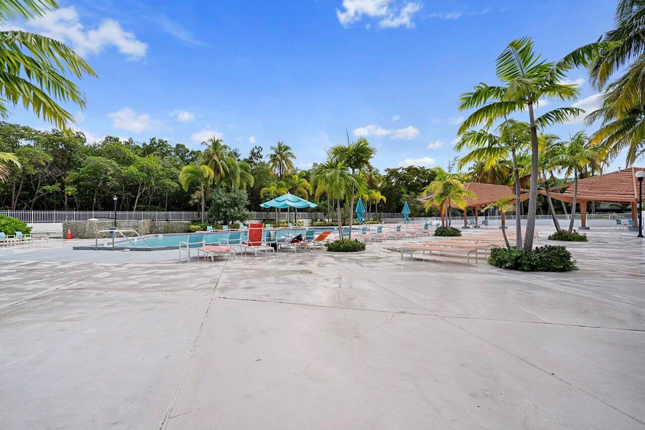 image Arlen House East Condo21