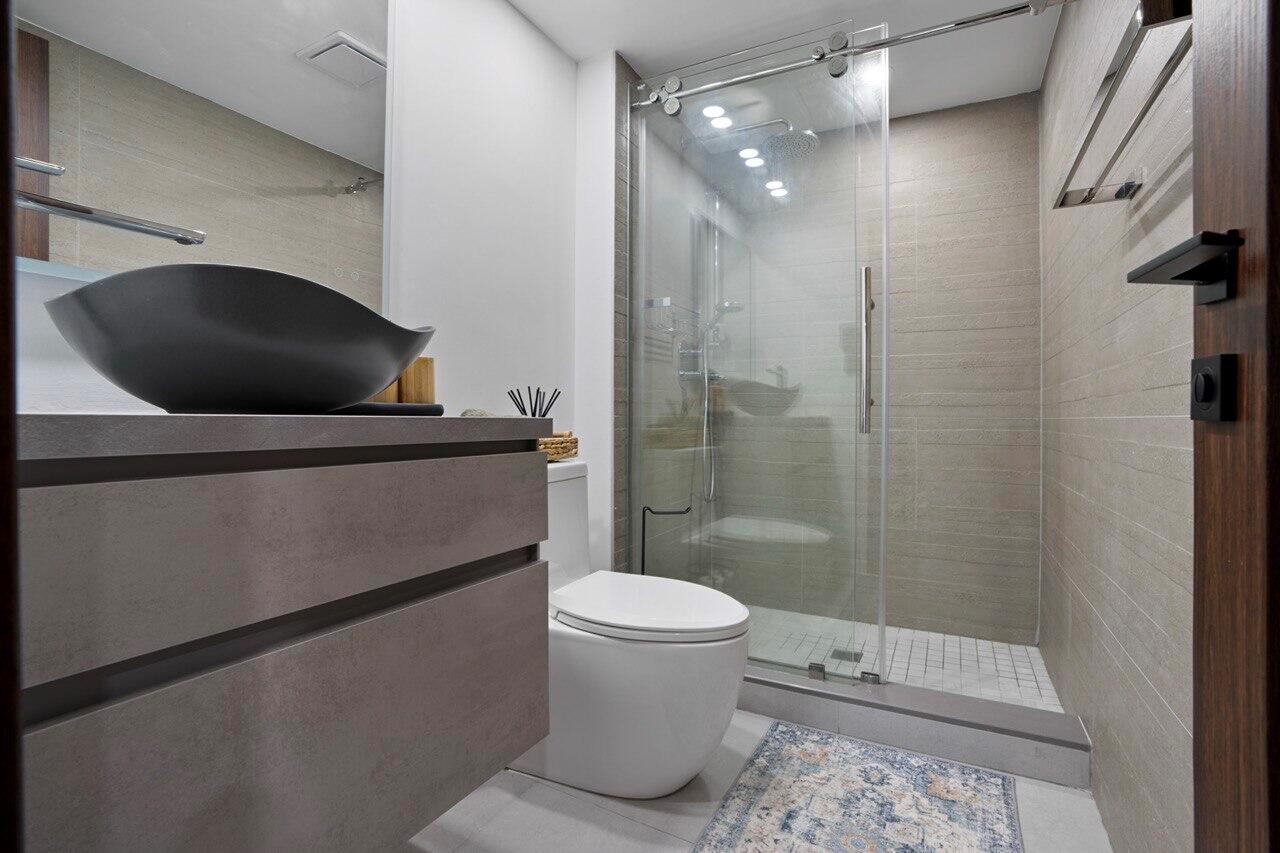 image Arlen House East Condo7