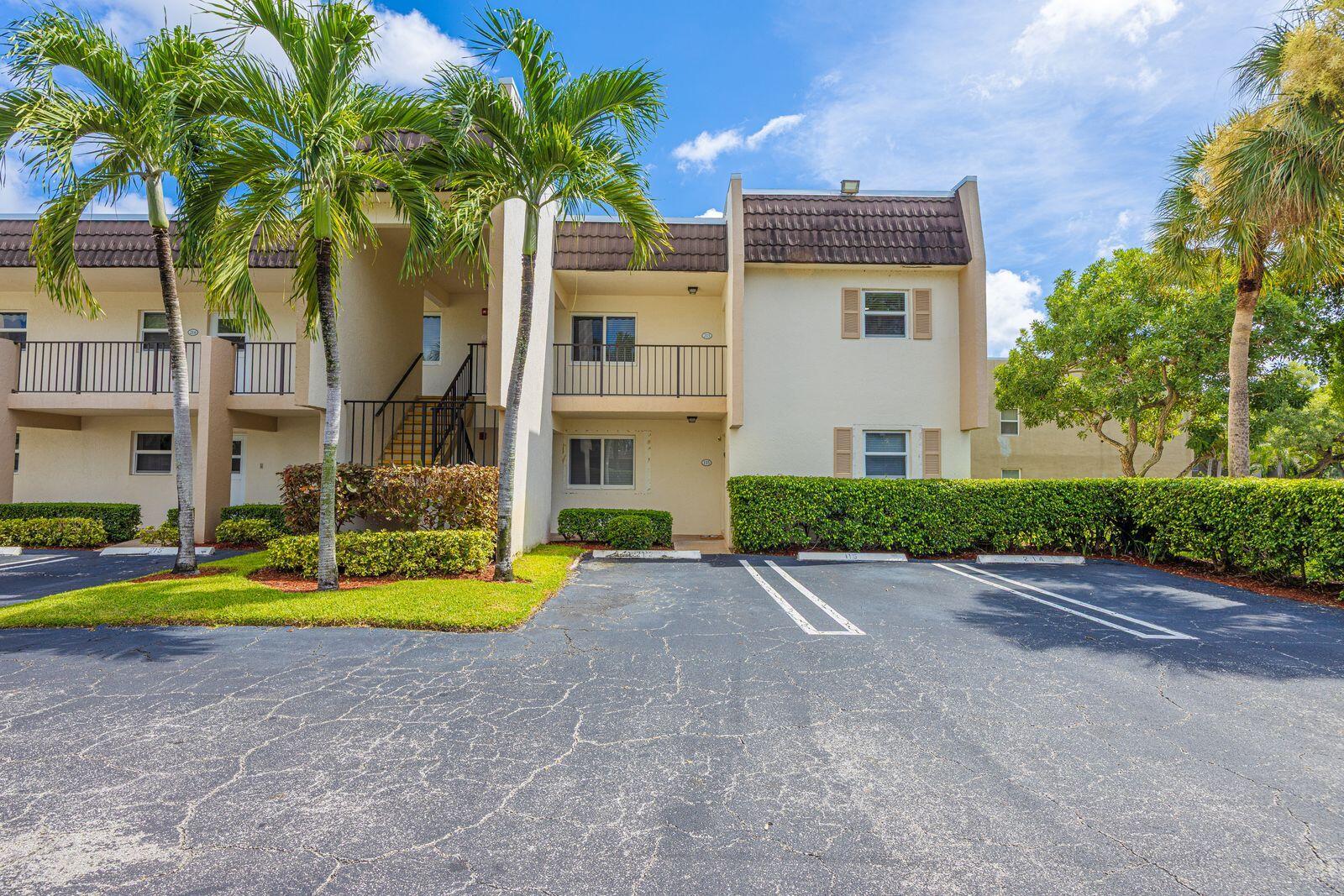 2805 Casita Way #215