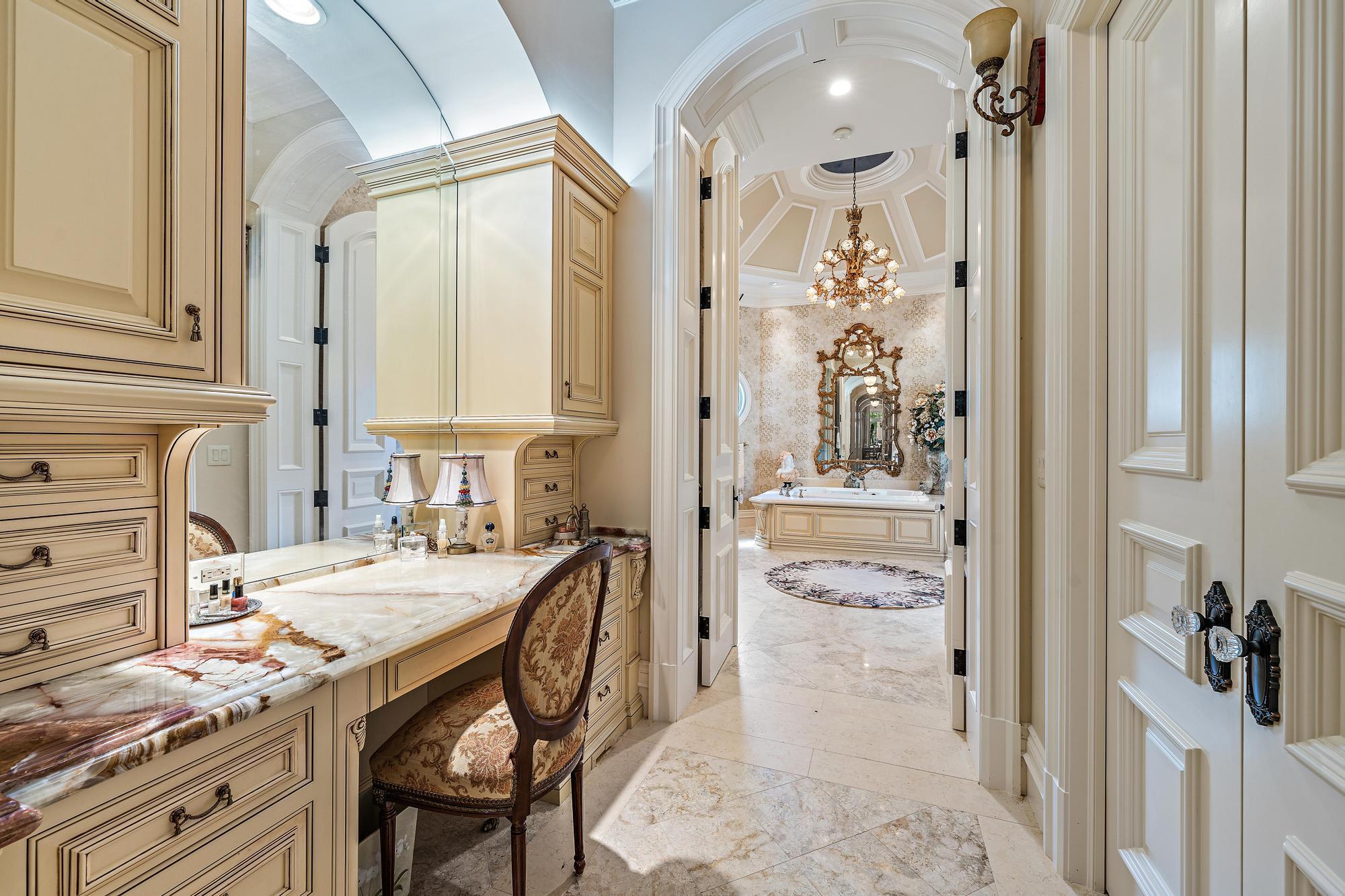 12961 Marsh Lndg Palm Beach Gardens, FL 33418