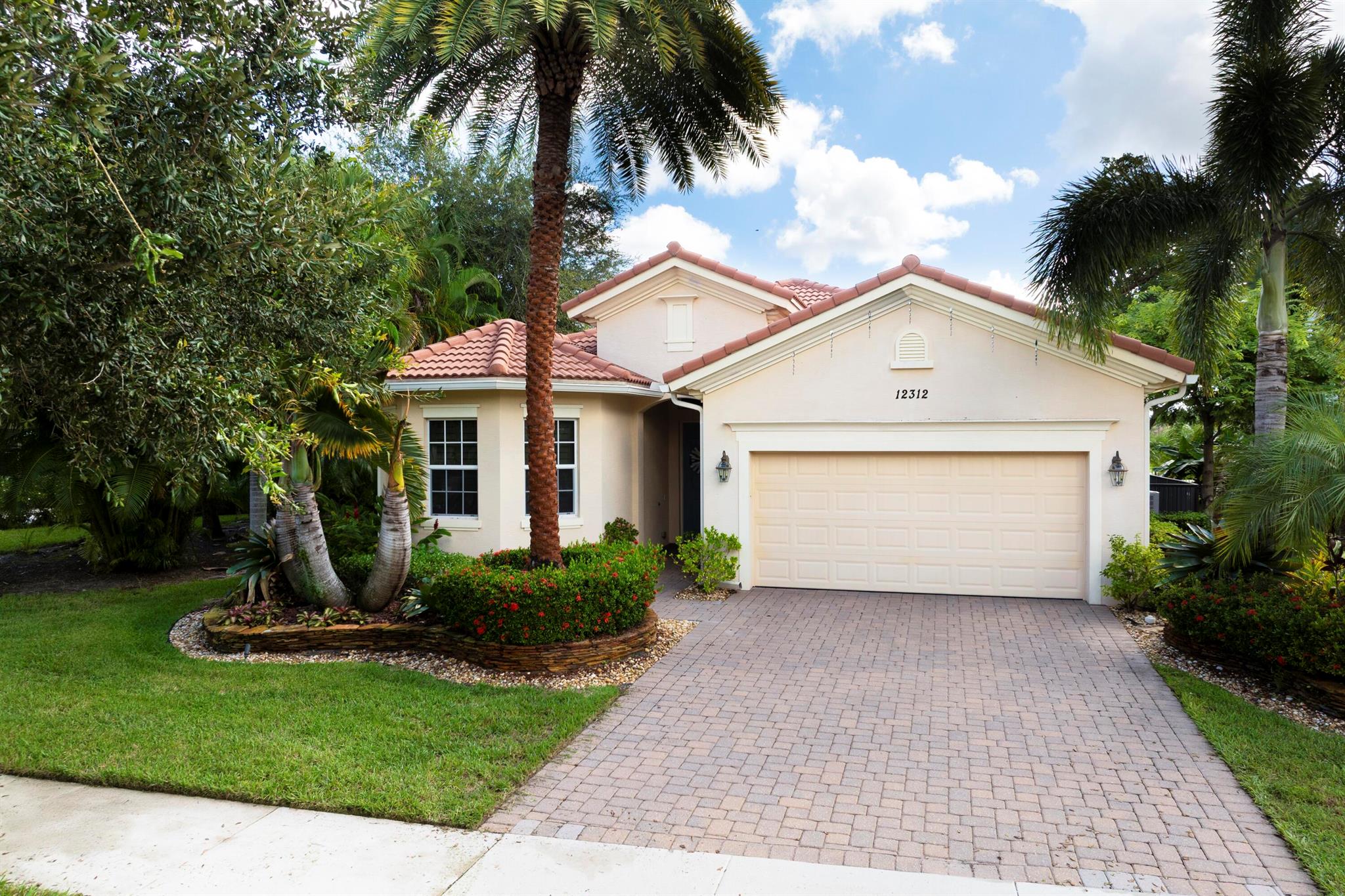 12312 Aviles Cir