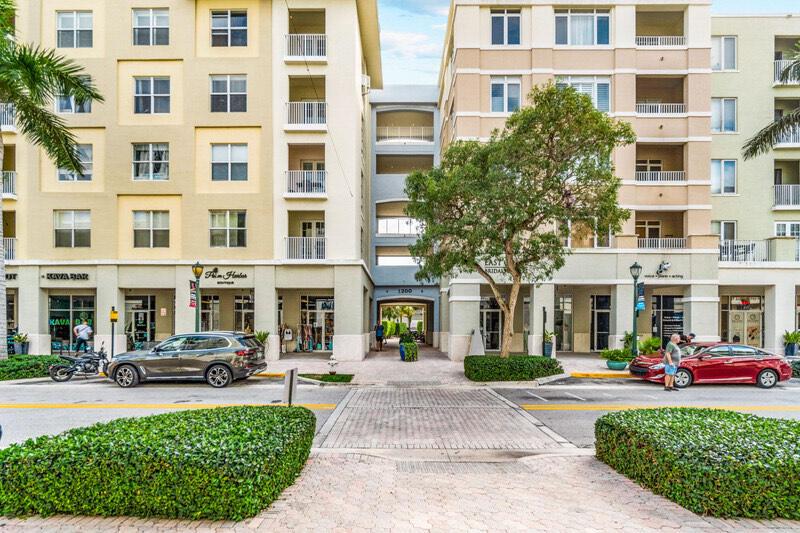 1200 Town Ctr Dr #427