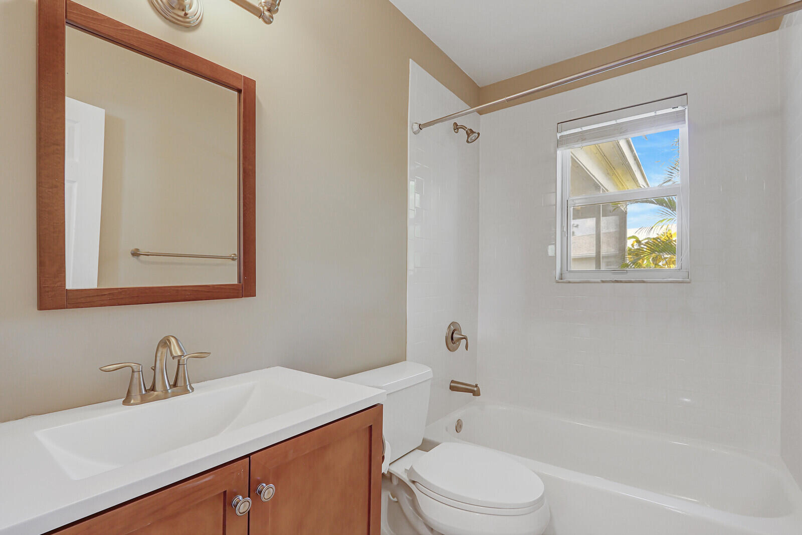 140 Village Jupiter, FL 33458