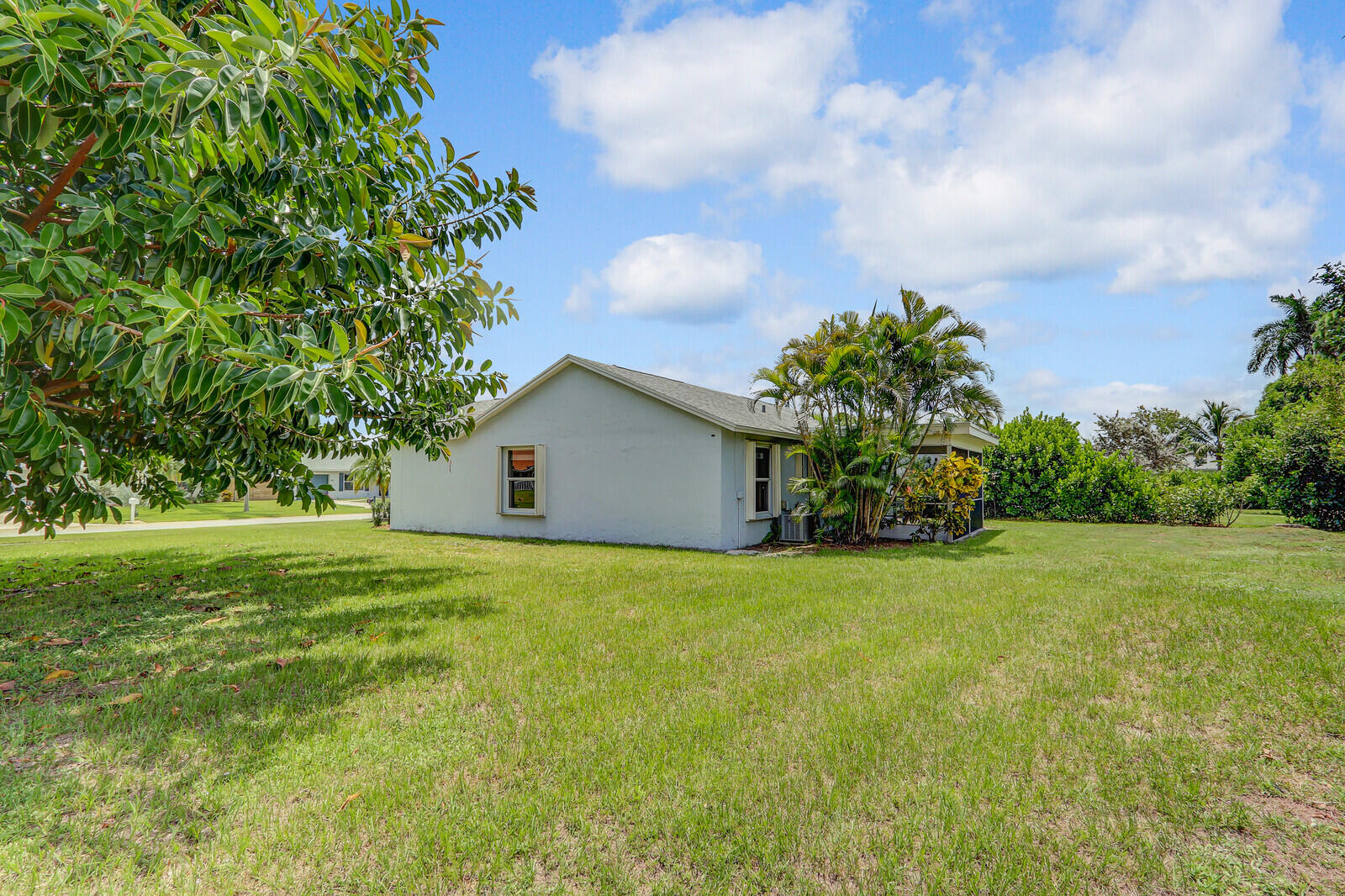 140 Village Jupiter, FL 33458