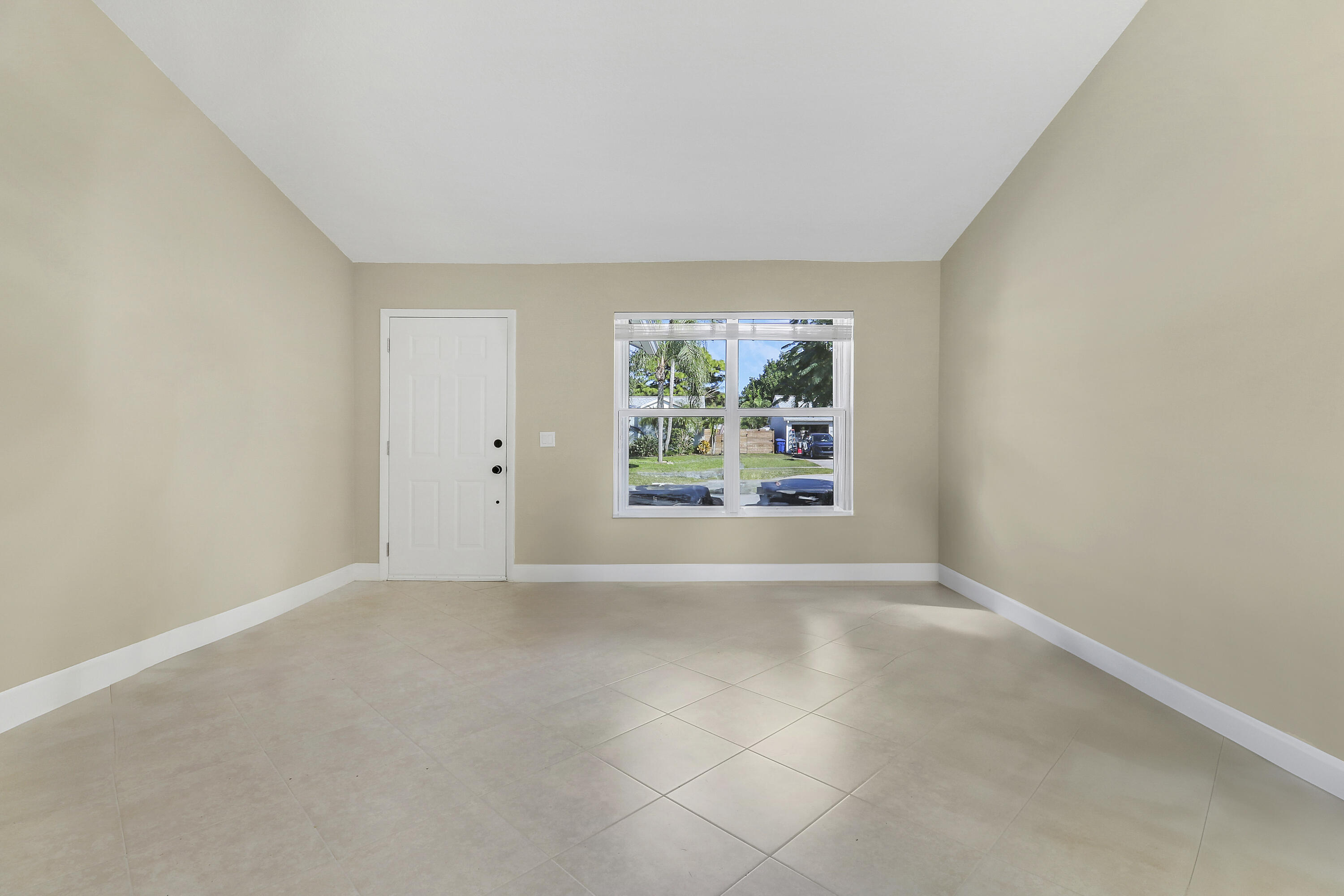 140 Village Jupiter, FL 33458
