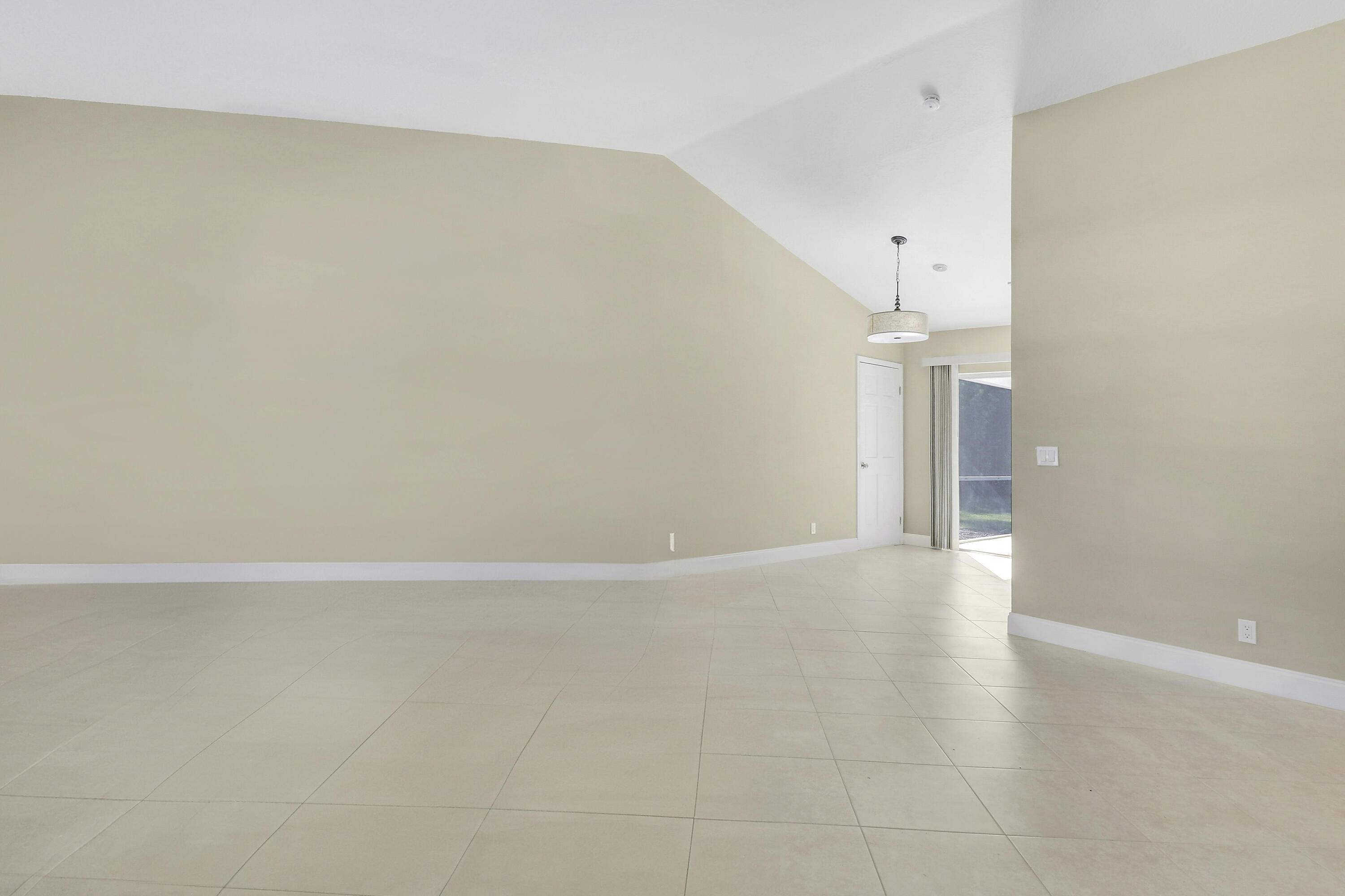 140 Village Jupiter, FL 33458