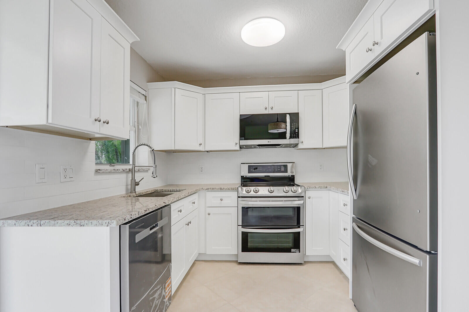 140 Village Jupiter, FL 33458