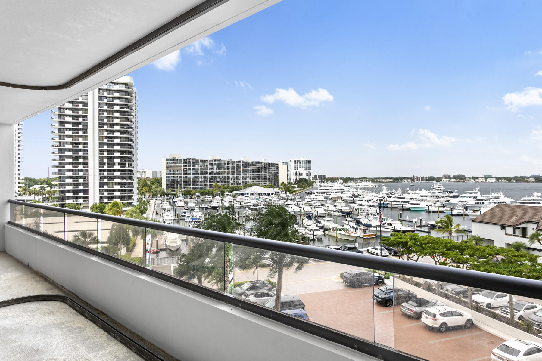 100 Lakeshore Dr #454 North Palm Beach, FL 33408