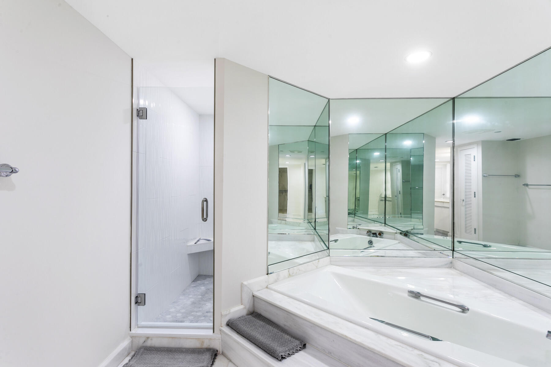 100 Lakeshore Dr #454 North Palm Beach, FL 33408