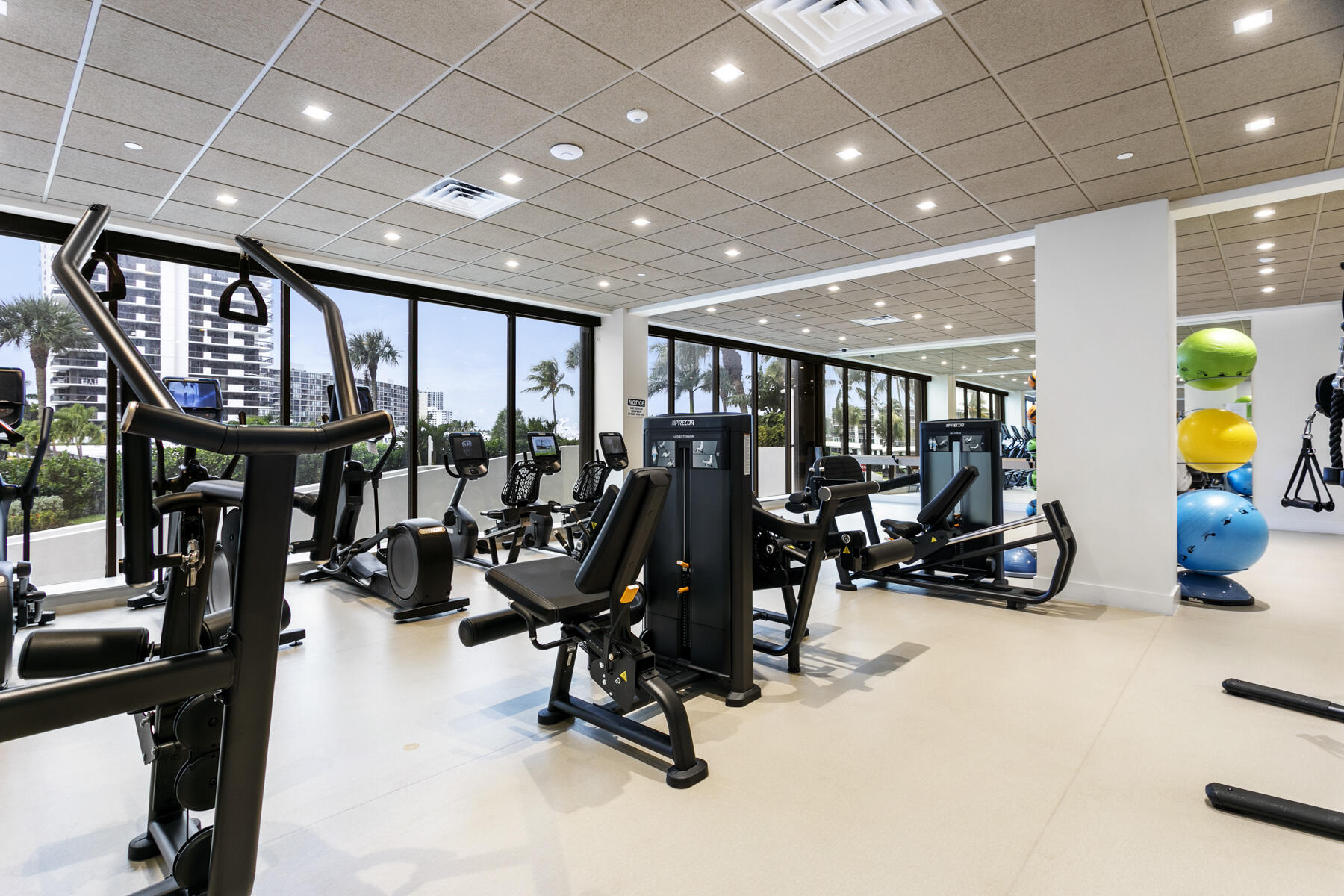 100 Lakeshore Dr #454 North Palm Beach, FL 33408